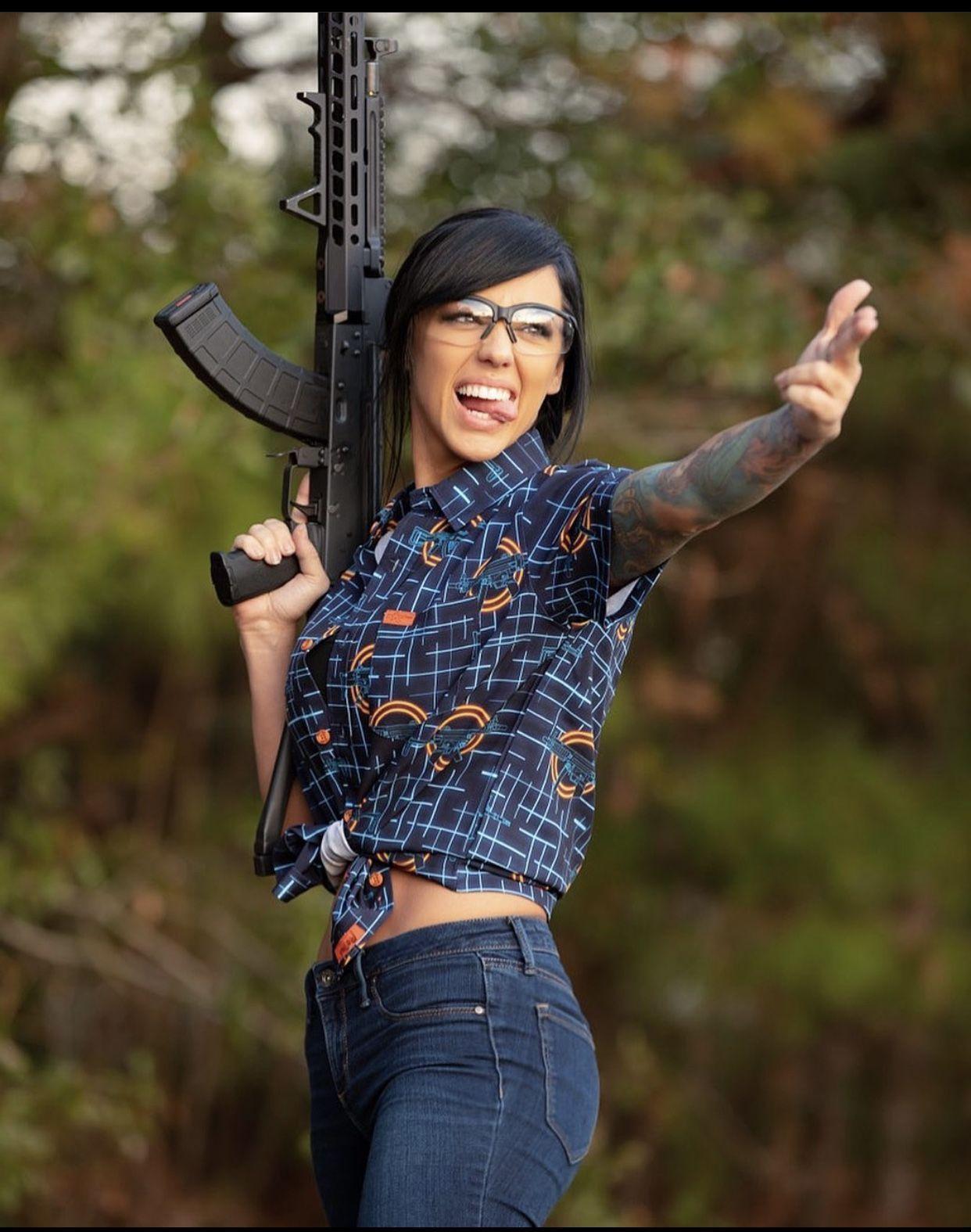 14 Best Alex Zedra images | Alex zedra, Girl guns 