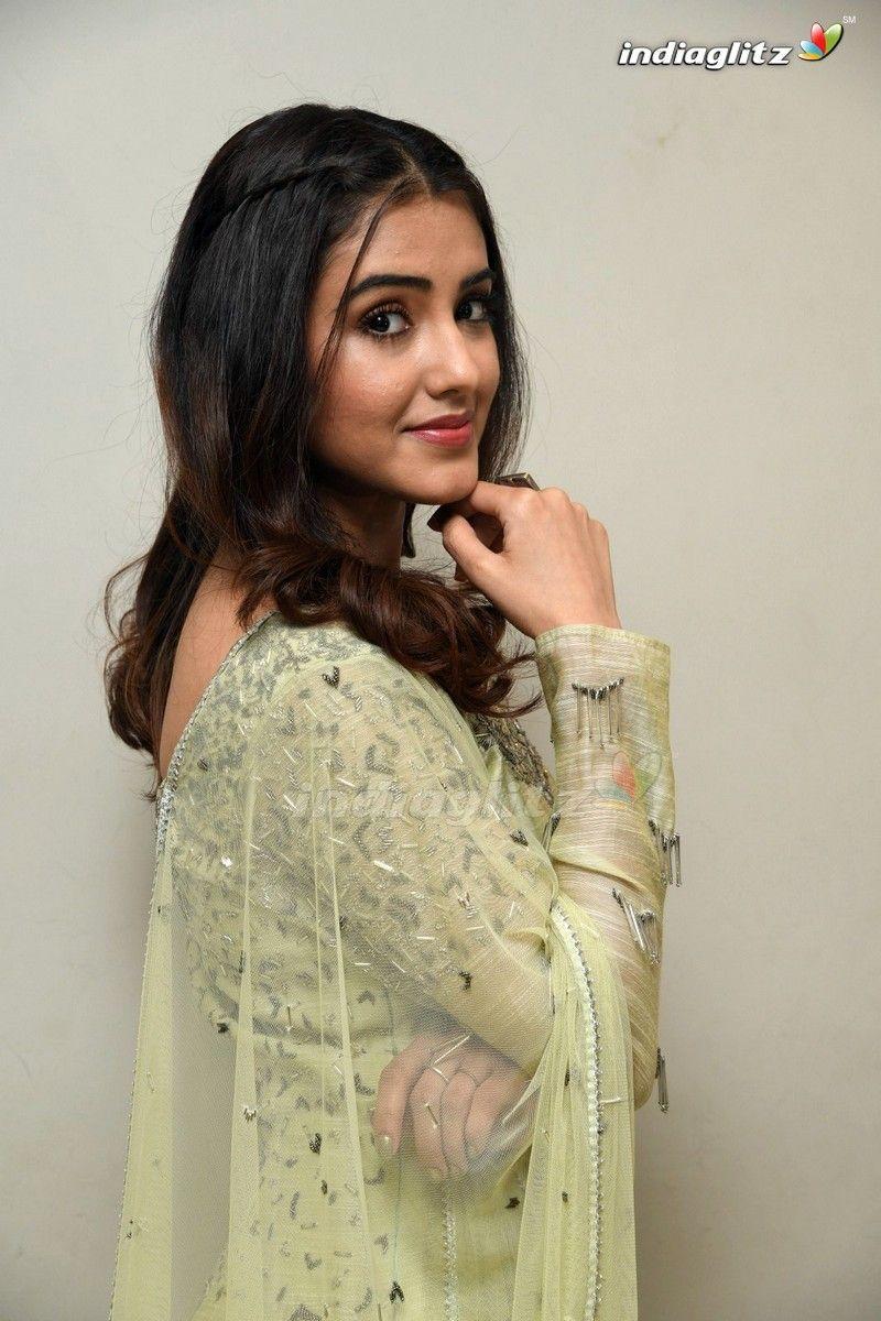 800x1200 Malavika Sharma Photo Actress photo, image, gallery, stills and clips