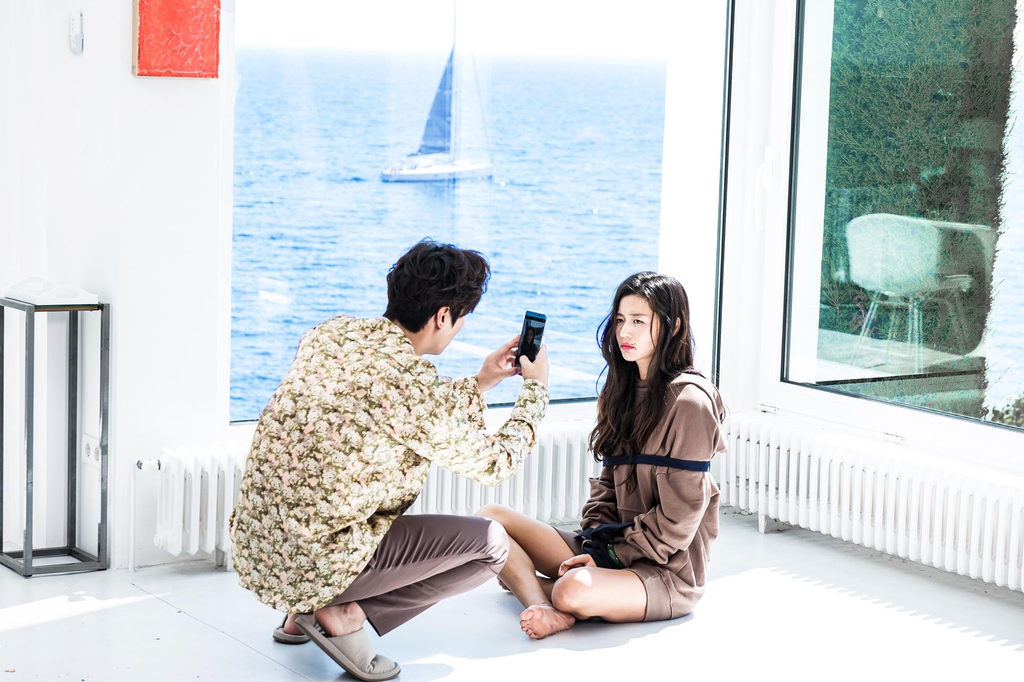 2000x1333 The Legend of the Blue Sea' First Episode Rating Easily Beats 'Descendants of The Sun' And 'Moonlight Drawn by Clouds'