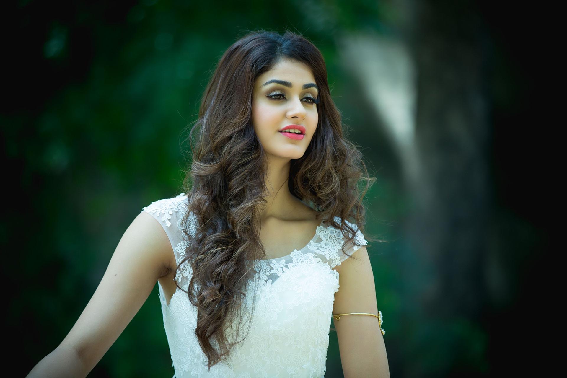 Aditi Arya Wallpapers - Top Free Aditi Arya Backgrounds - WallpaperAccess