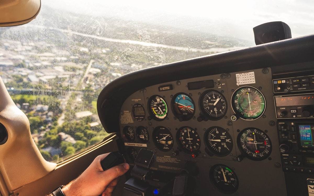1200x750 Cessna 172 Cockpit