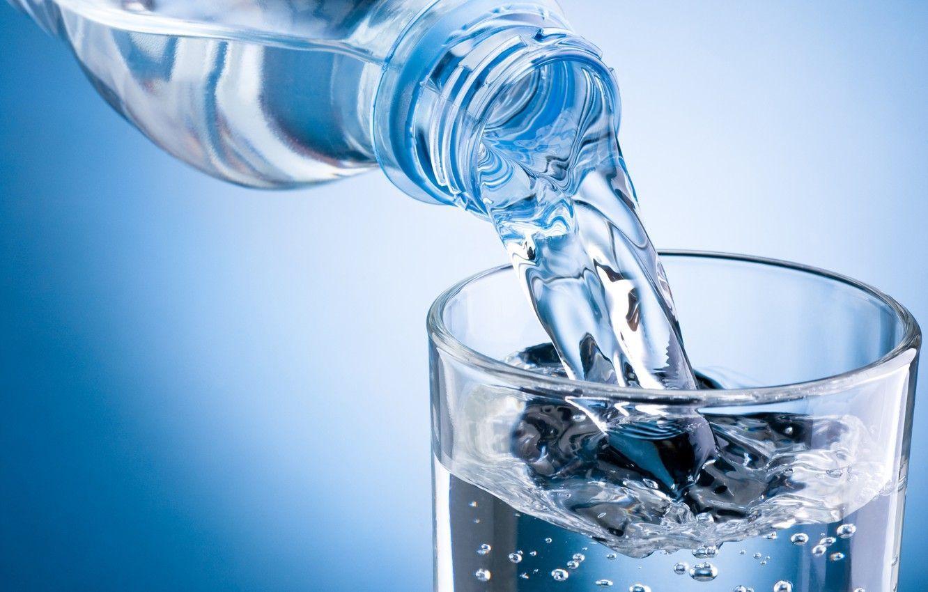 1332x850 Water Bottle Wallpaper