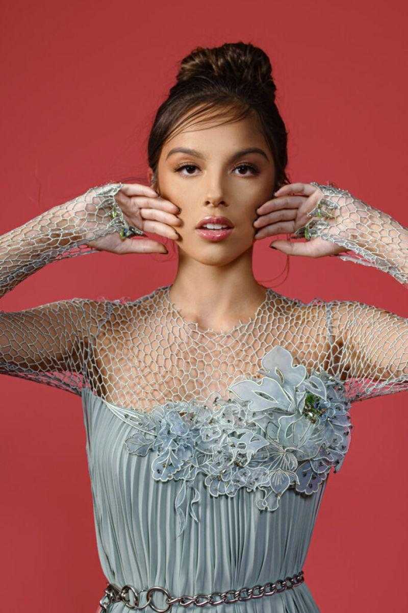 800x1201 Olivia Rodrigo Wallpaper