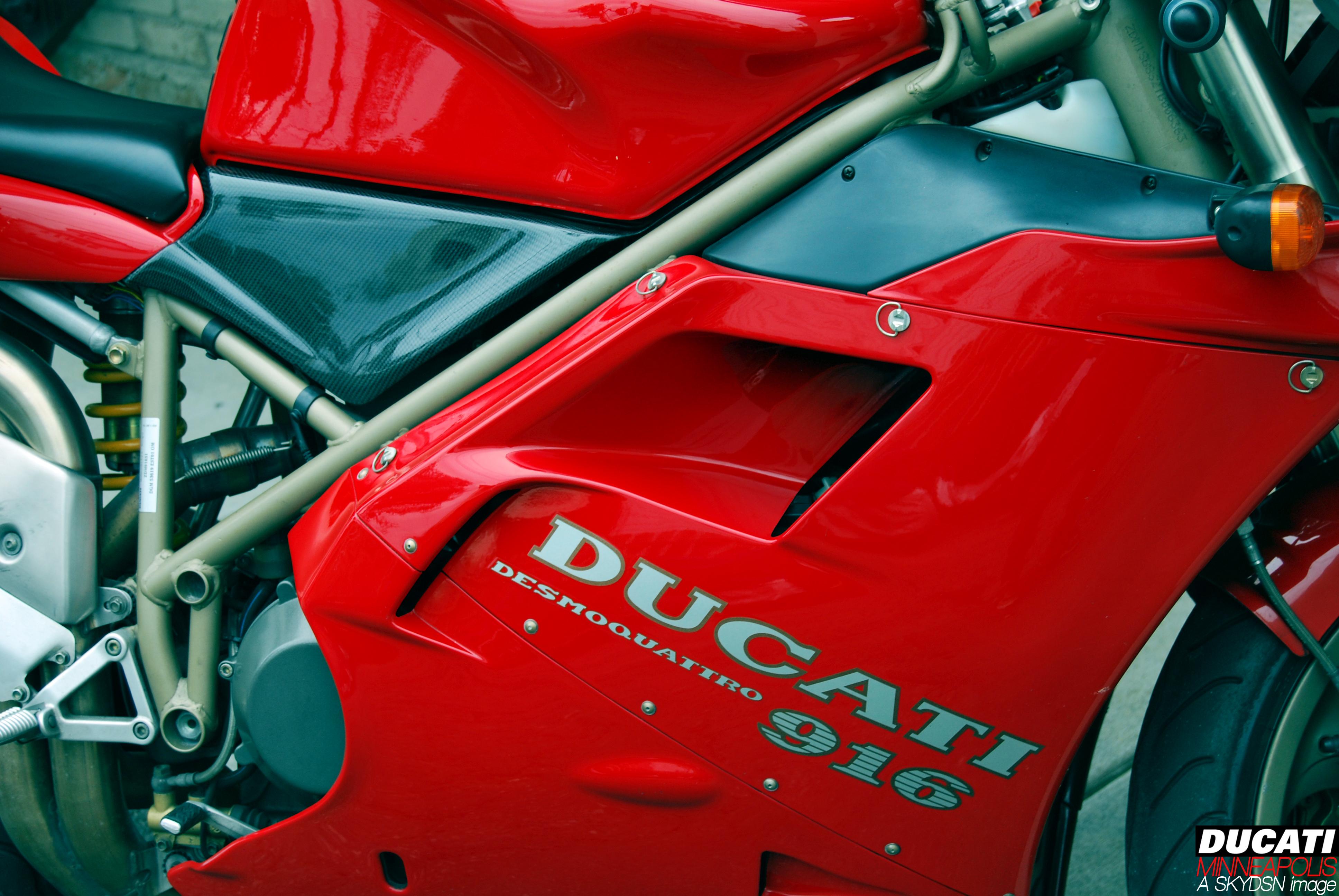 Ducati 916