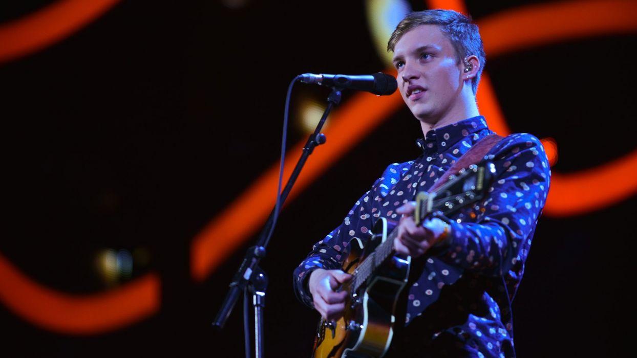 1244x700 GEORGE EZRA singer folk blues rock 1ezra concert guitar wallpaperx1080