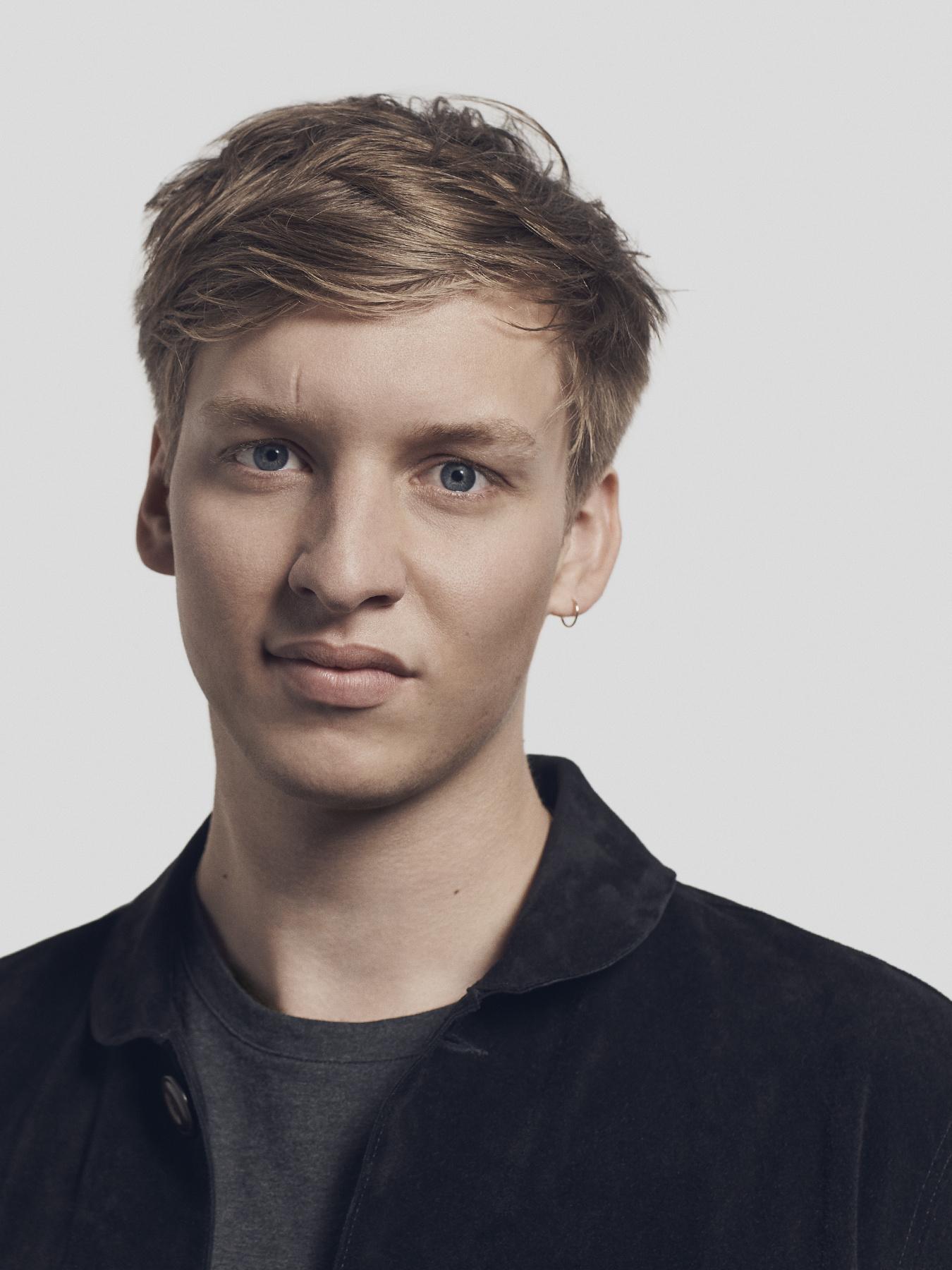 1350x1800 George Ezra by Neil Bedford BEDFORD ALL HOURS
