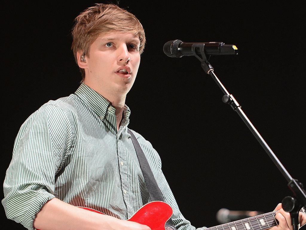 1024x768 British chart star George Ezra on his “pop and roll” success