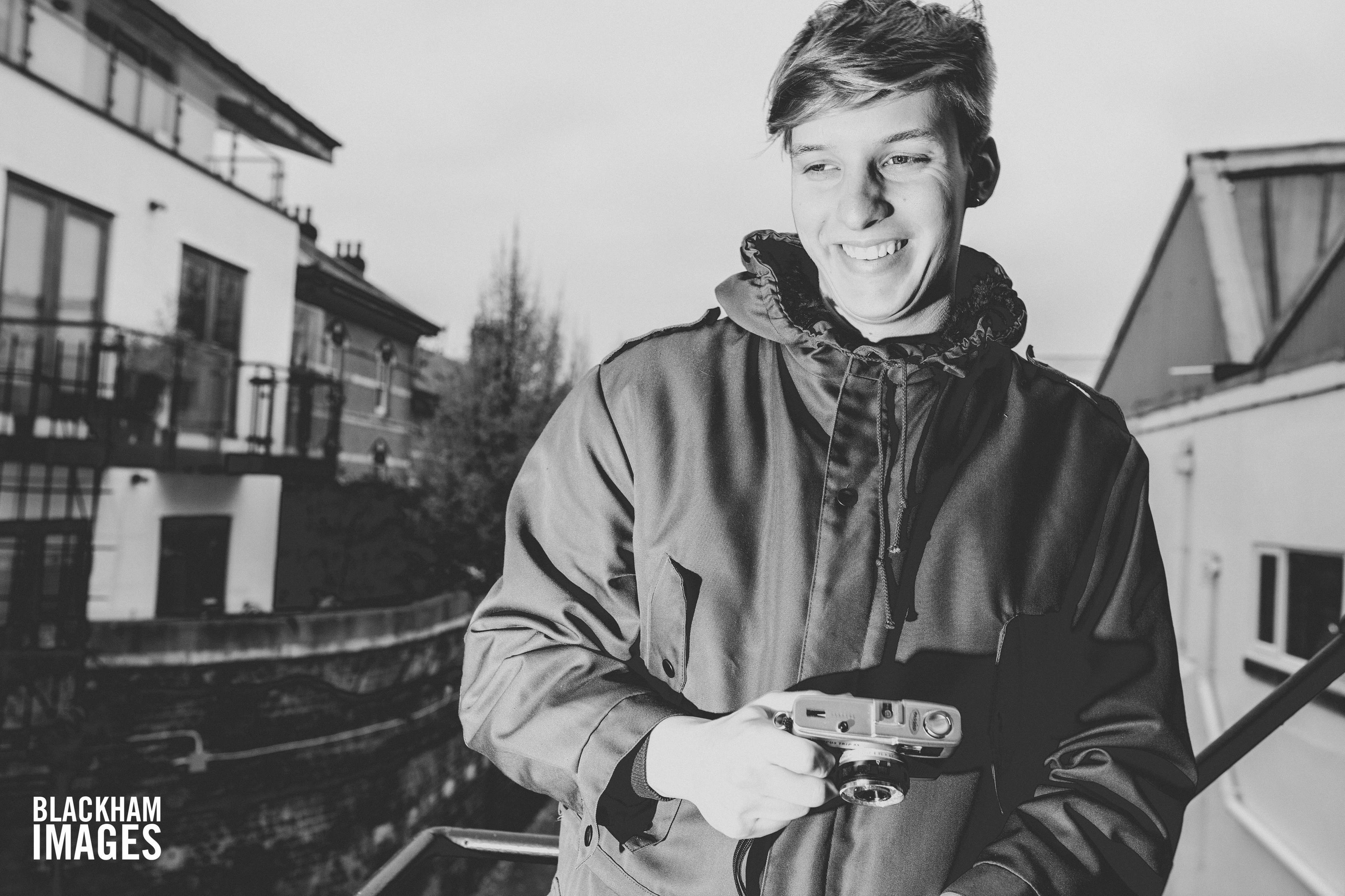 3370x2246 UK Buzz Blog: George Ezra Lounge With Hozier and George Ezra �� Mix 104.1