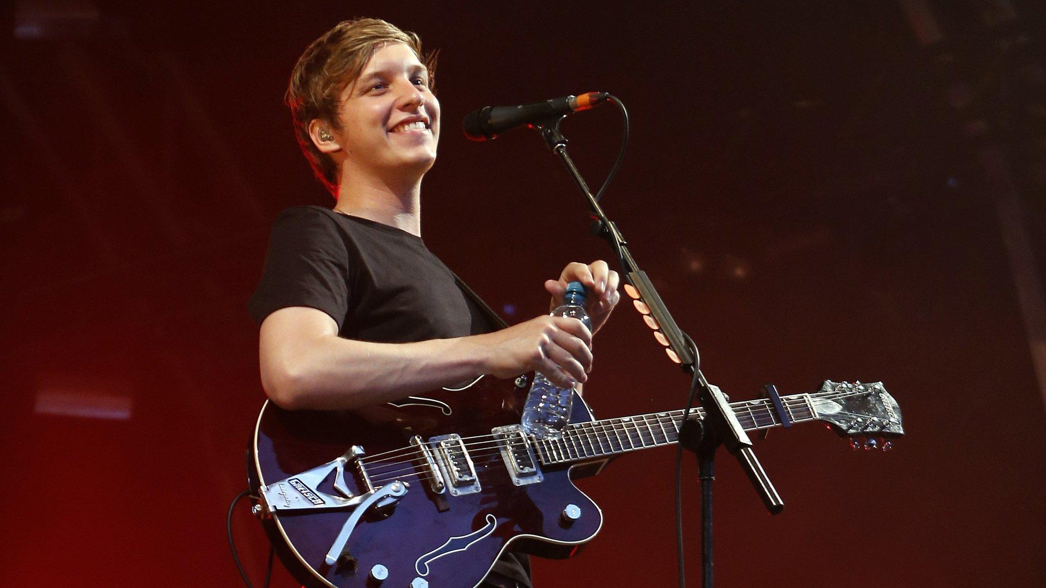 2048x1152 George Ezra, Somerset House, London