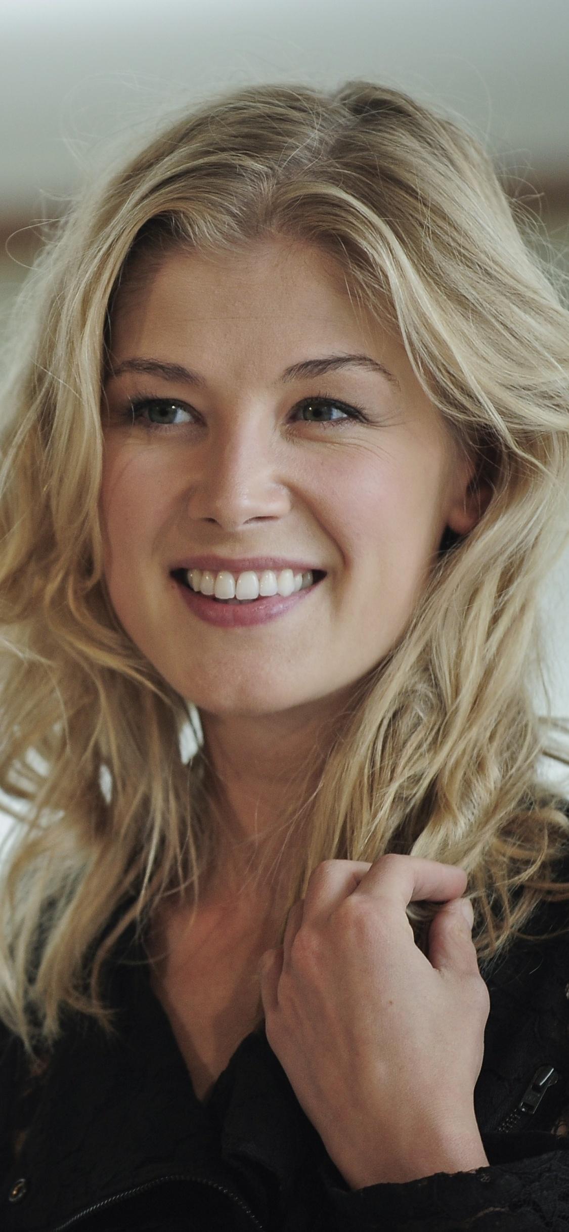 1125x2436 Rosamund Pike iPhone XS, iPhone iPhone X HD 4k Wallpaper, Image, Background, Photo and Picture