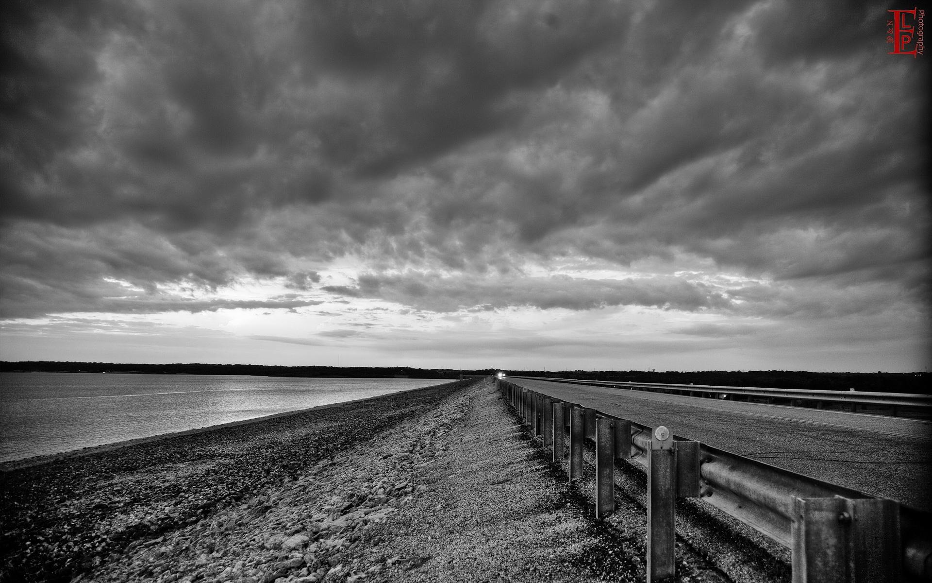 1920x1200 trouble approaching black and white HD Wallpaper