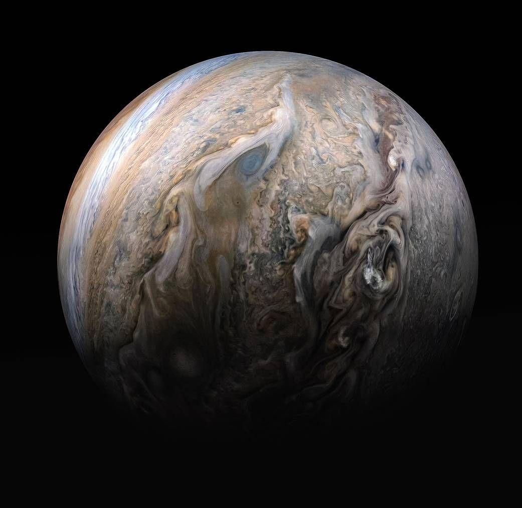 1041x1012 The most awesome space image of the decade