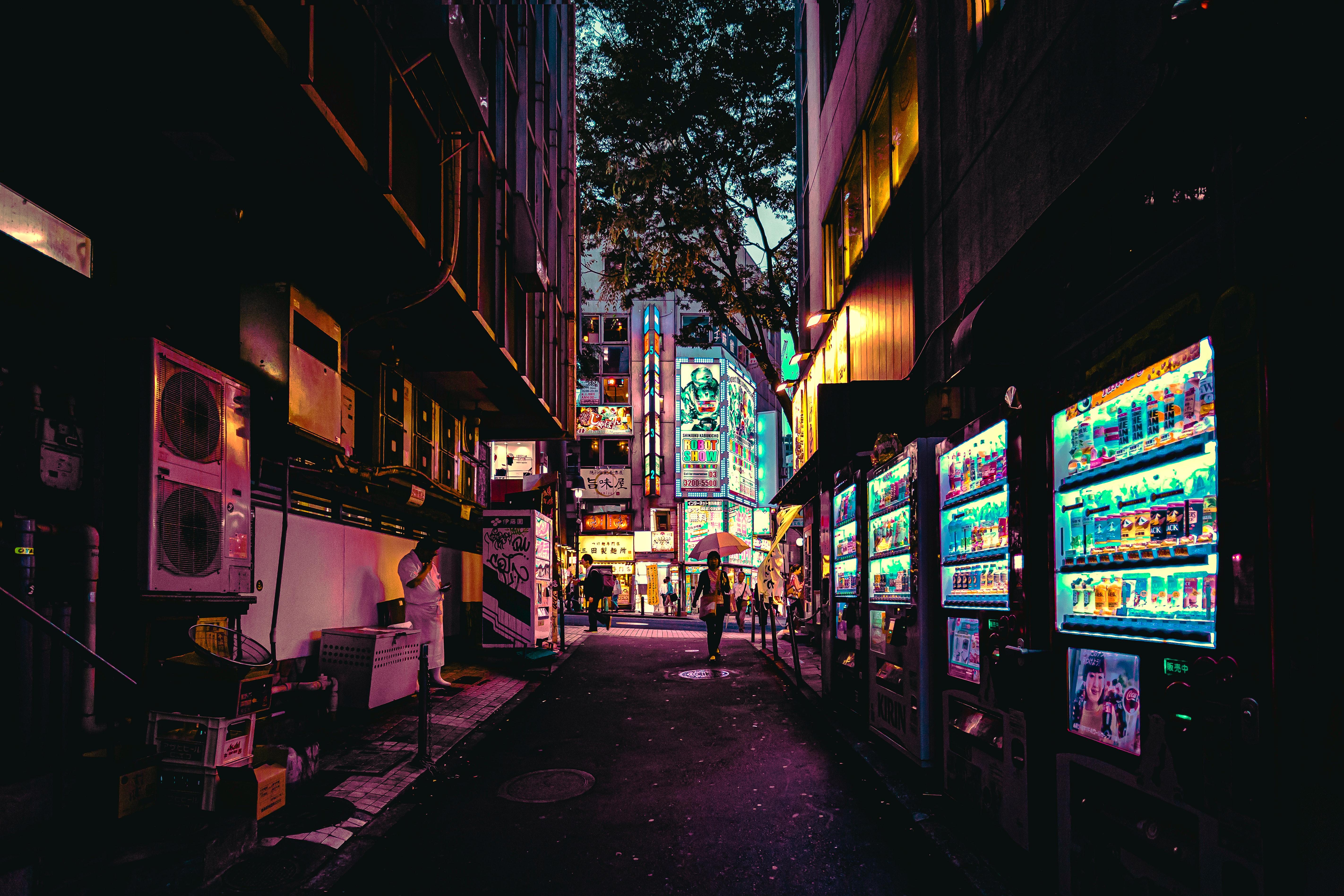 5688x3792 Lighted Vending Machines on Street · Free