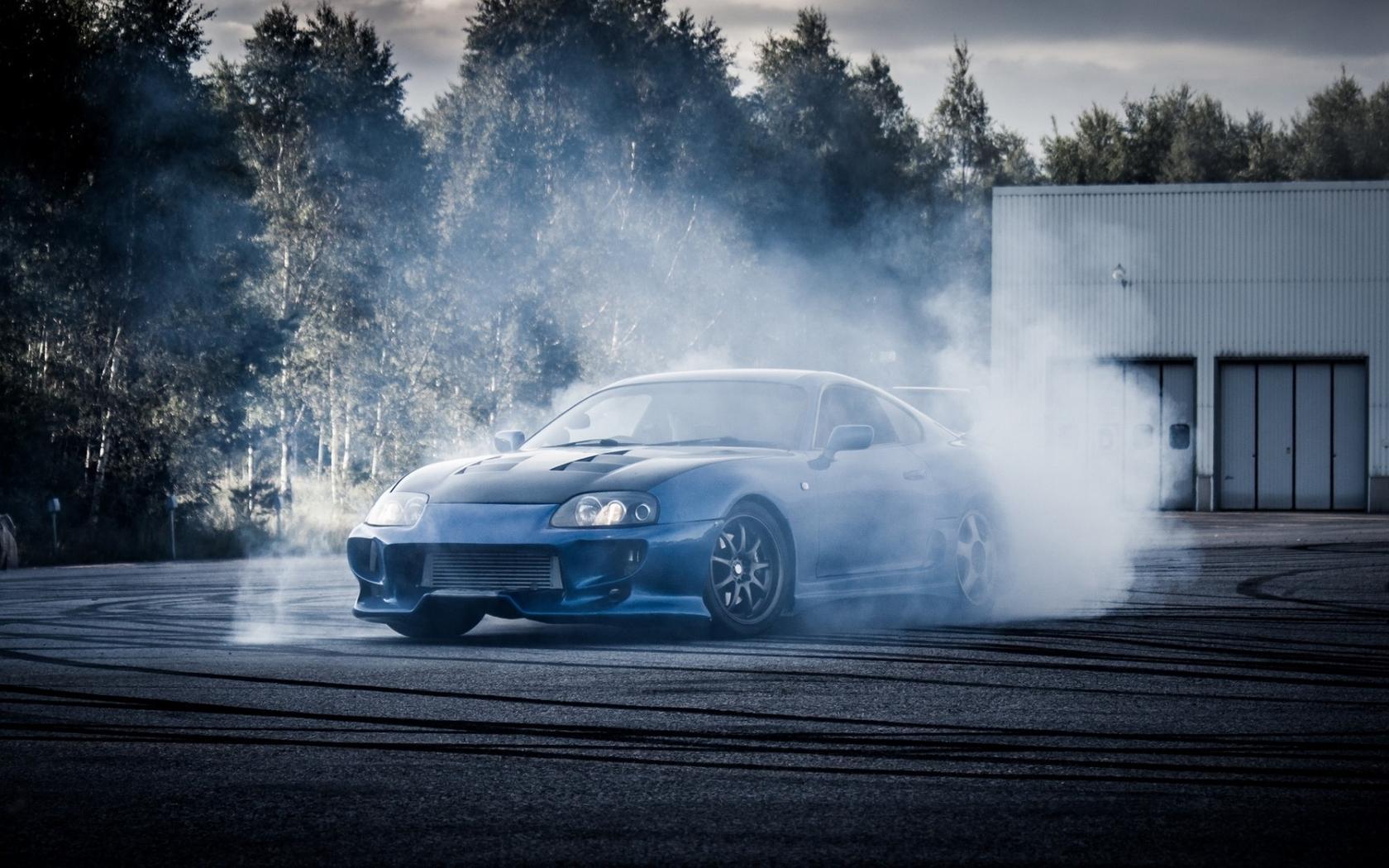 1680x1050 Drift with gorgeous blue Toyota Supra