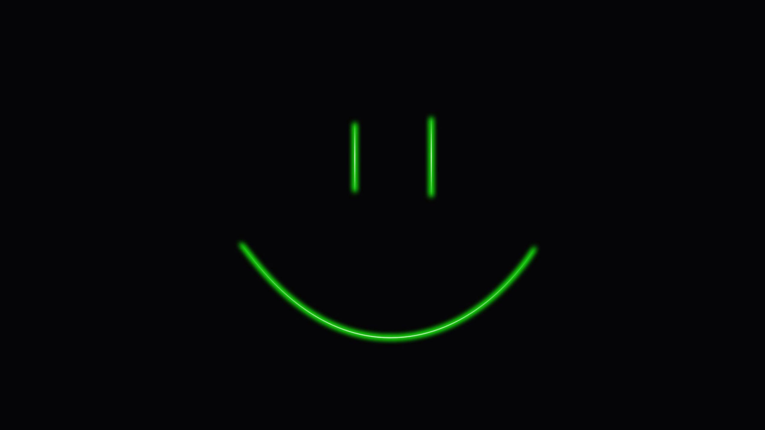 2560x1440 Smiley Face Black Background