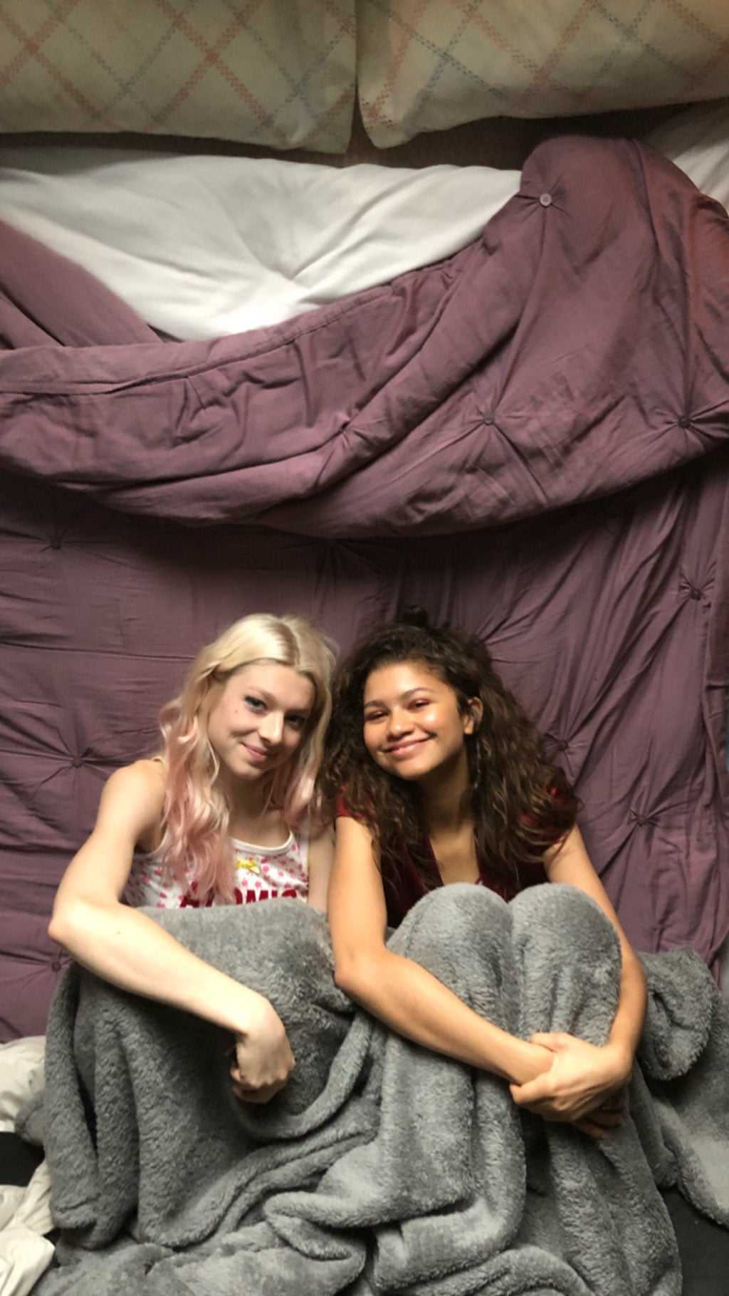 1024x1820 Hunter Schafer and Zendaya Wallpaper Free HD Wallpaper