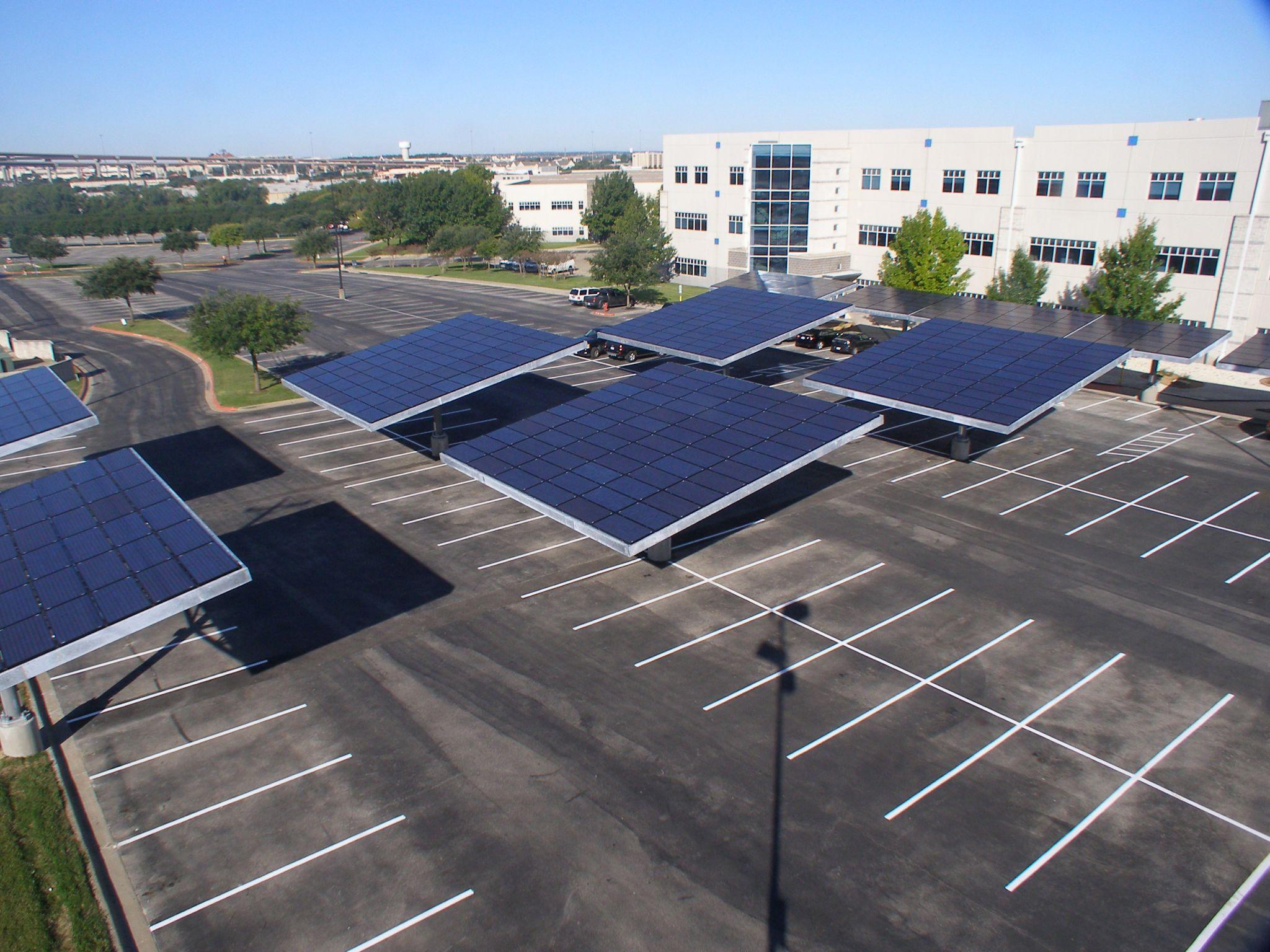 2048x1536 Quick, grab that spot under the second solar panel