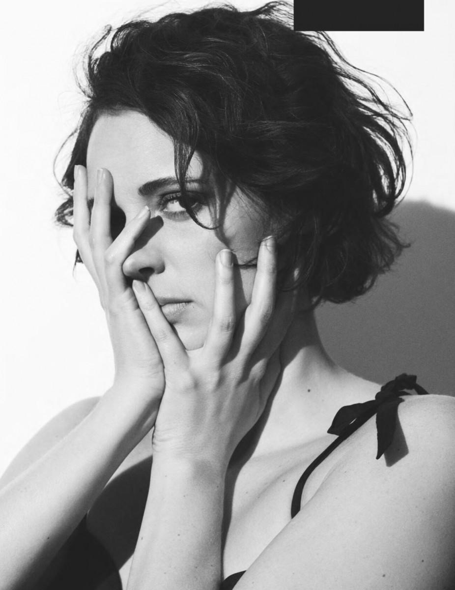 926x1200 Phoebe Waller Bridge Wallpaper
