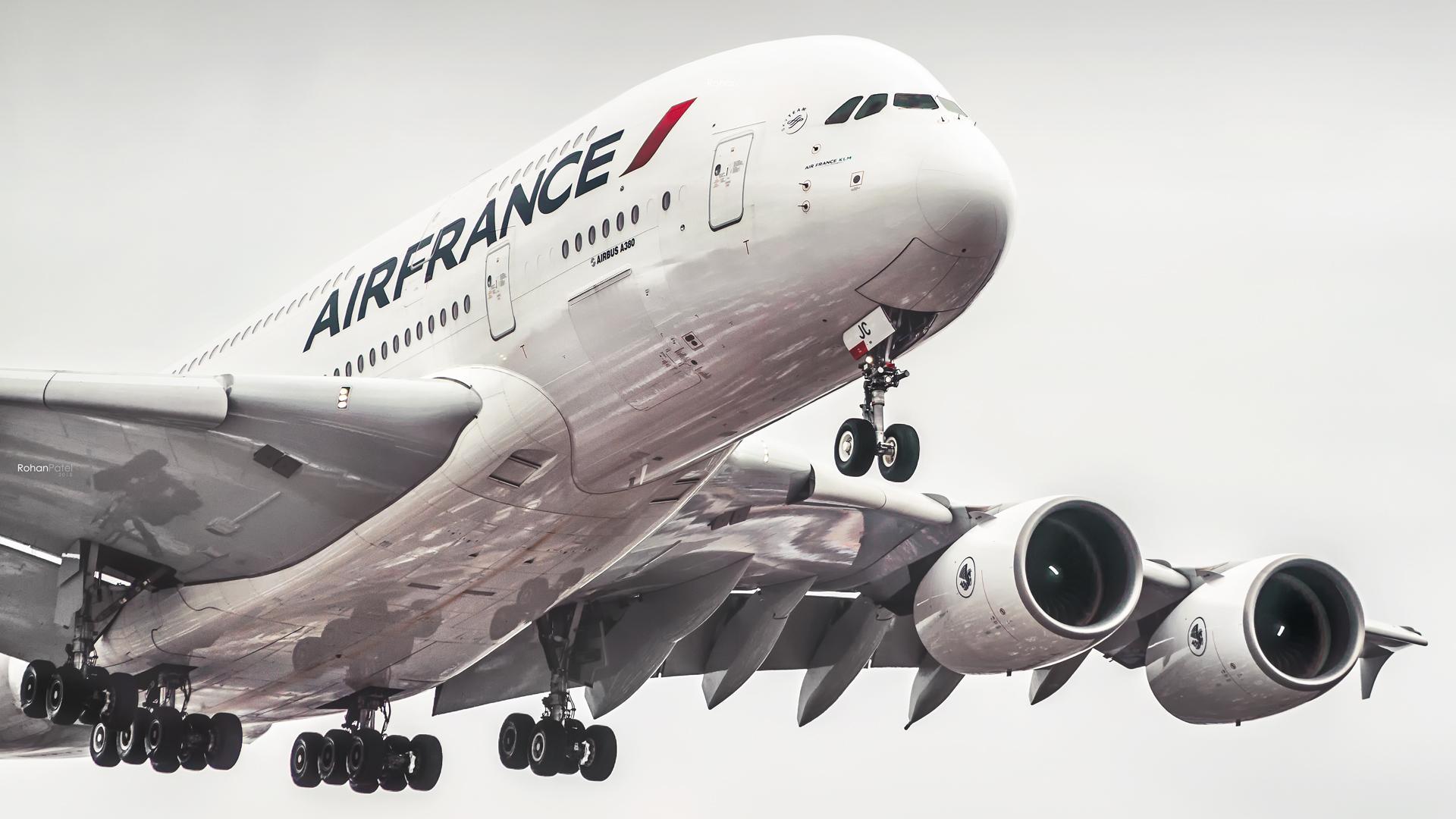 1920x1080 Air France Airbus A380 861 Towering Over In N Out