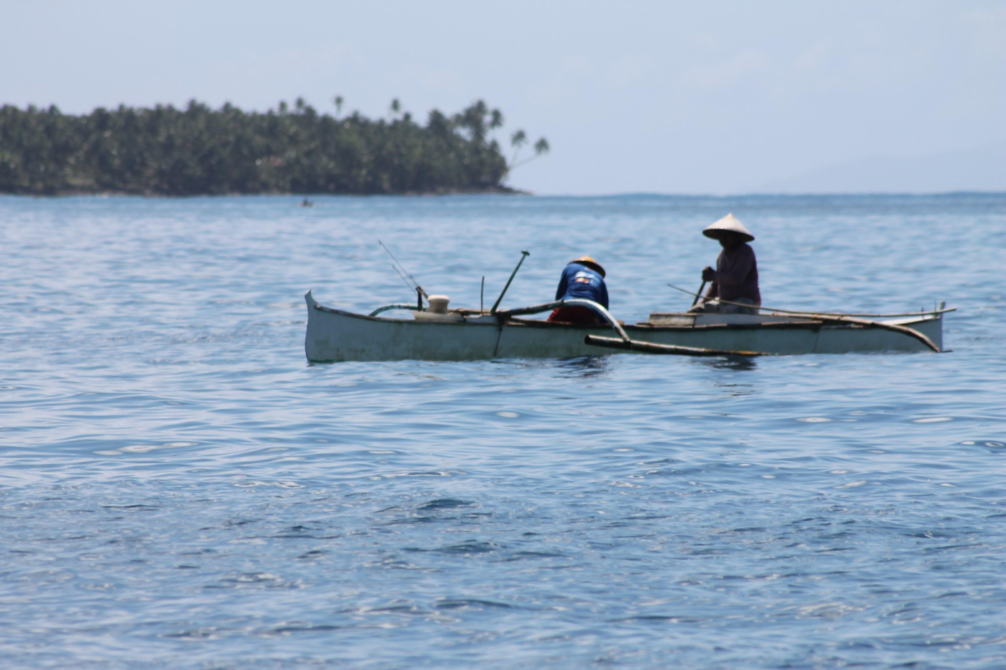 3840x2560 Wallpaper / local fishermen on siargao island 4k wallpaper