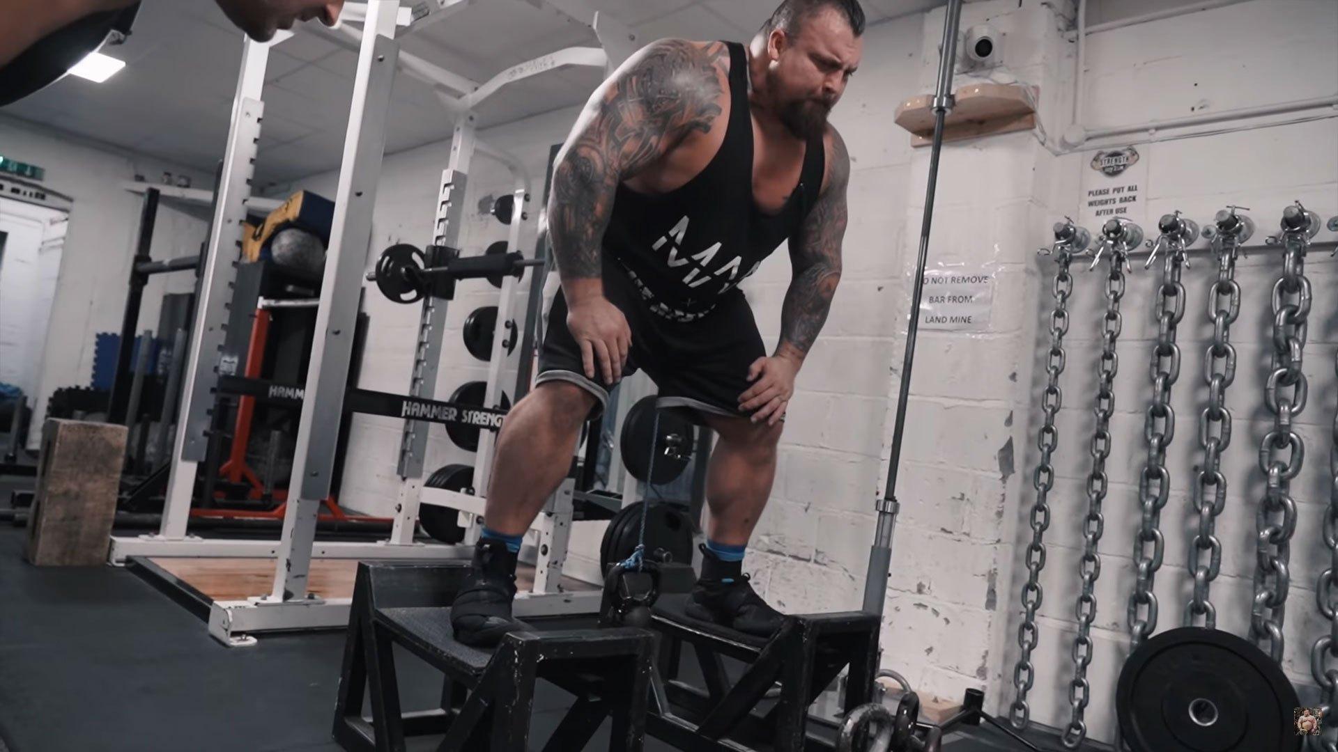 1920x1080 Eddie Hall and Paddy McGuinness Lifted Kettlebells With Their Manhoods. Muscle & Fitness