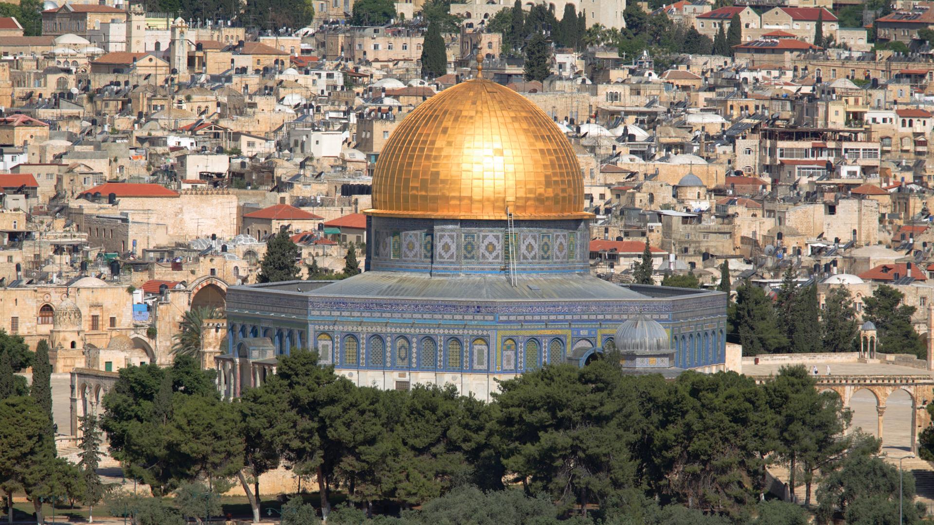 1920x1080 The Dome of the Rock, Islam's oldest sacred building, on the Temple Mount in Jerusalem