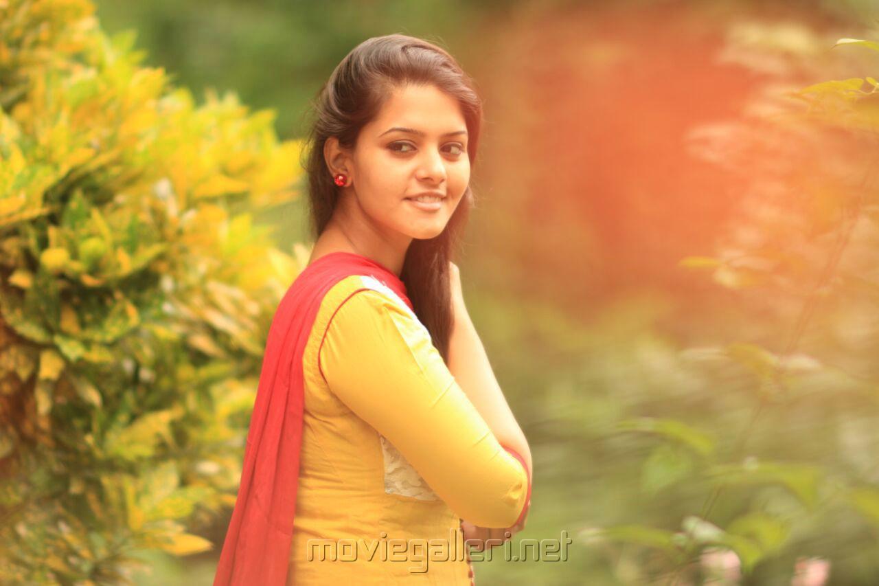 1280x853 Free download Swathishta Hope Mani Ratnam sir makes Alaipayuthey 2 and signs me [1280x853] for your Desktop, Mobile & Tablet. Explore Alaipayuthey Wallpaper