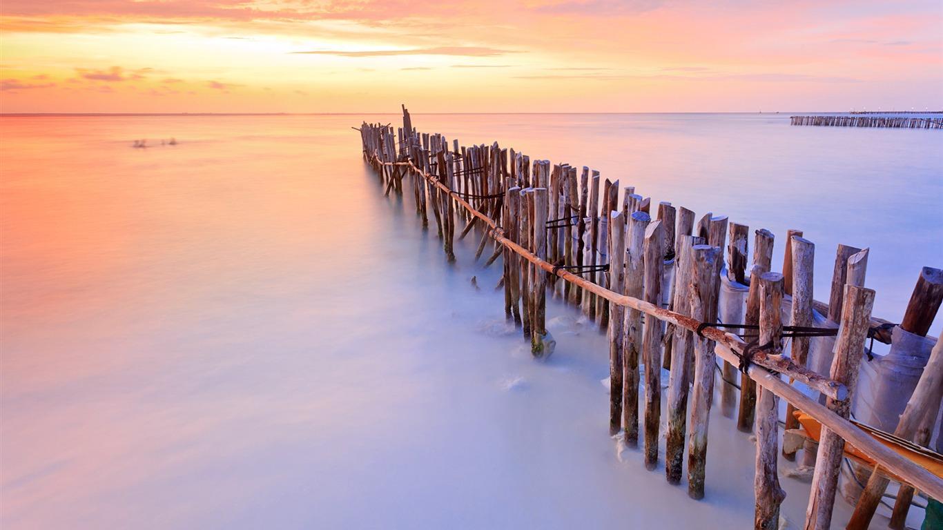 1366x768 Isla Mujeres Coastline Windows Wallpaper