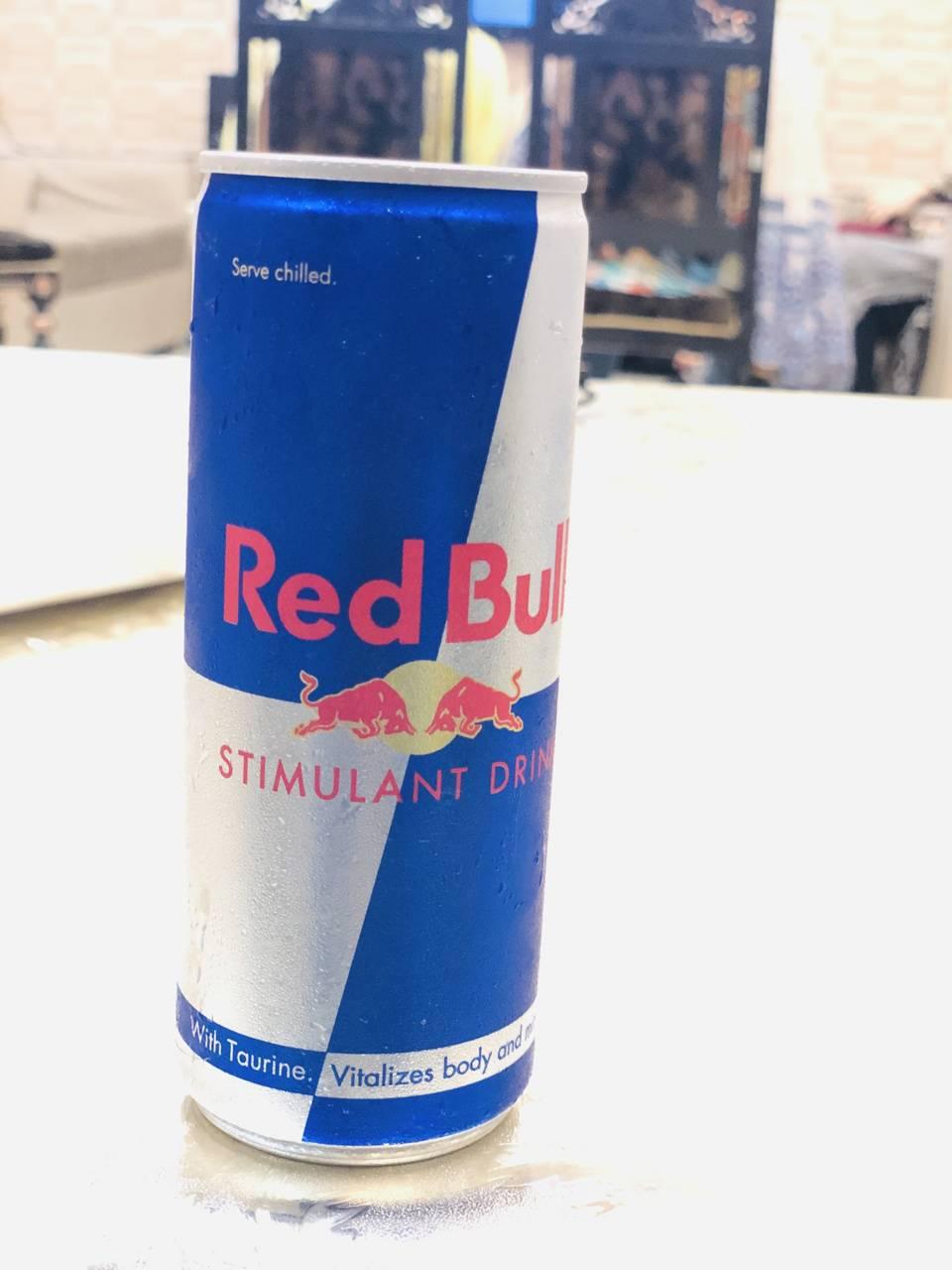 960x1280 Red bull wallpaper