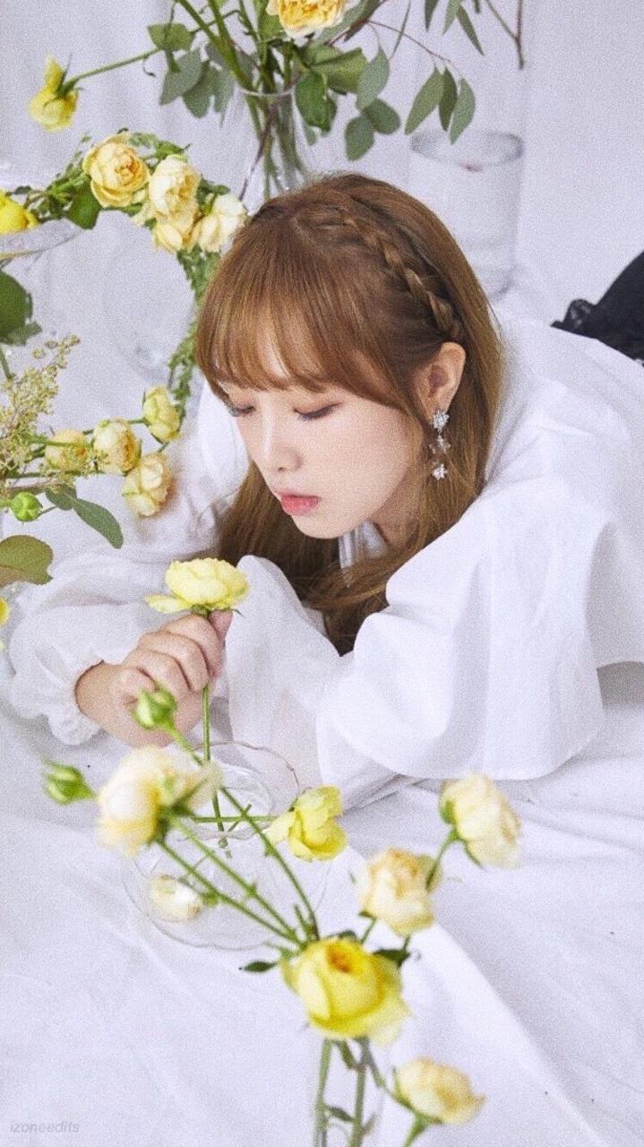 719x1280 IZ*ONE EDITS