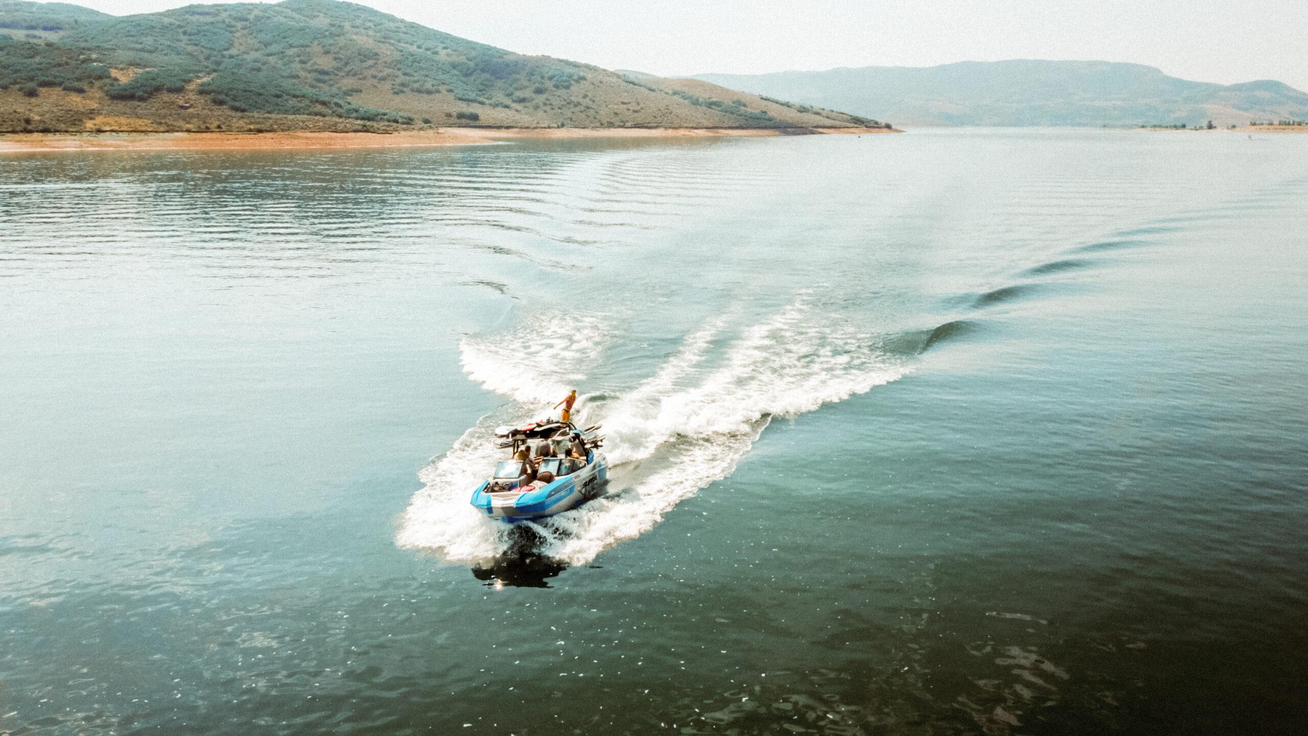 2560x1440 Wake Surfing Spring Break Destinations