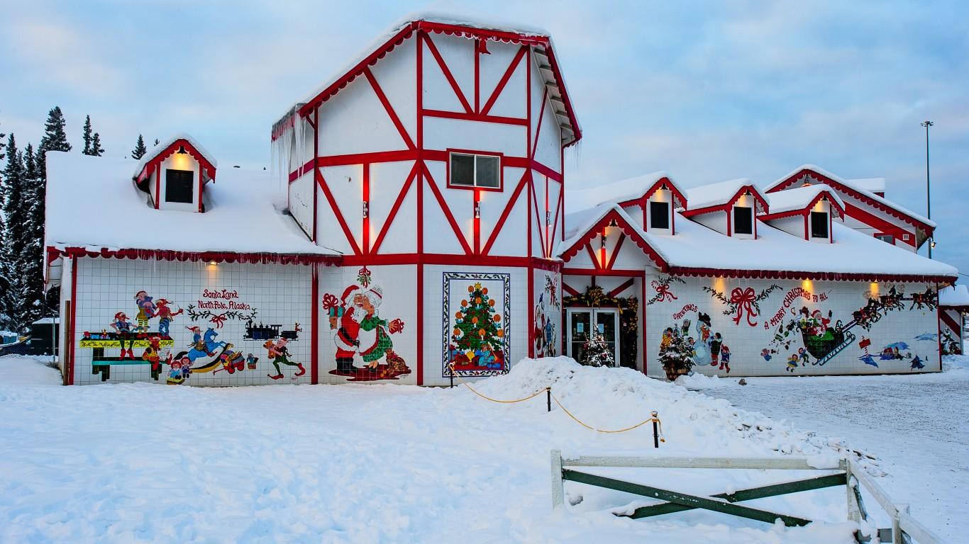 1366x768 The Most Festive Christmas Cities In The US
