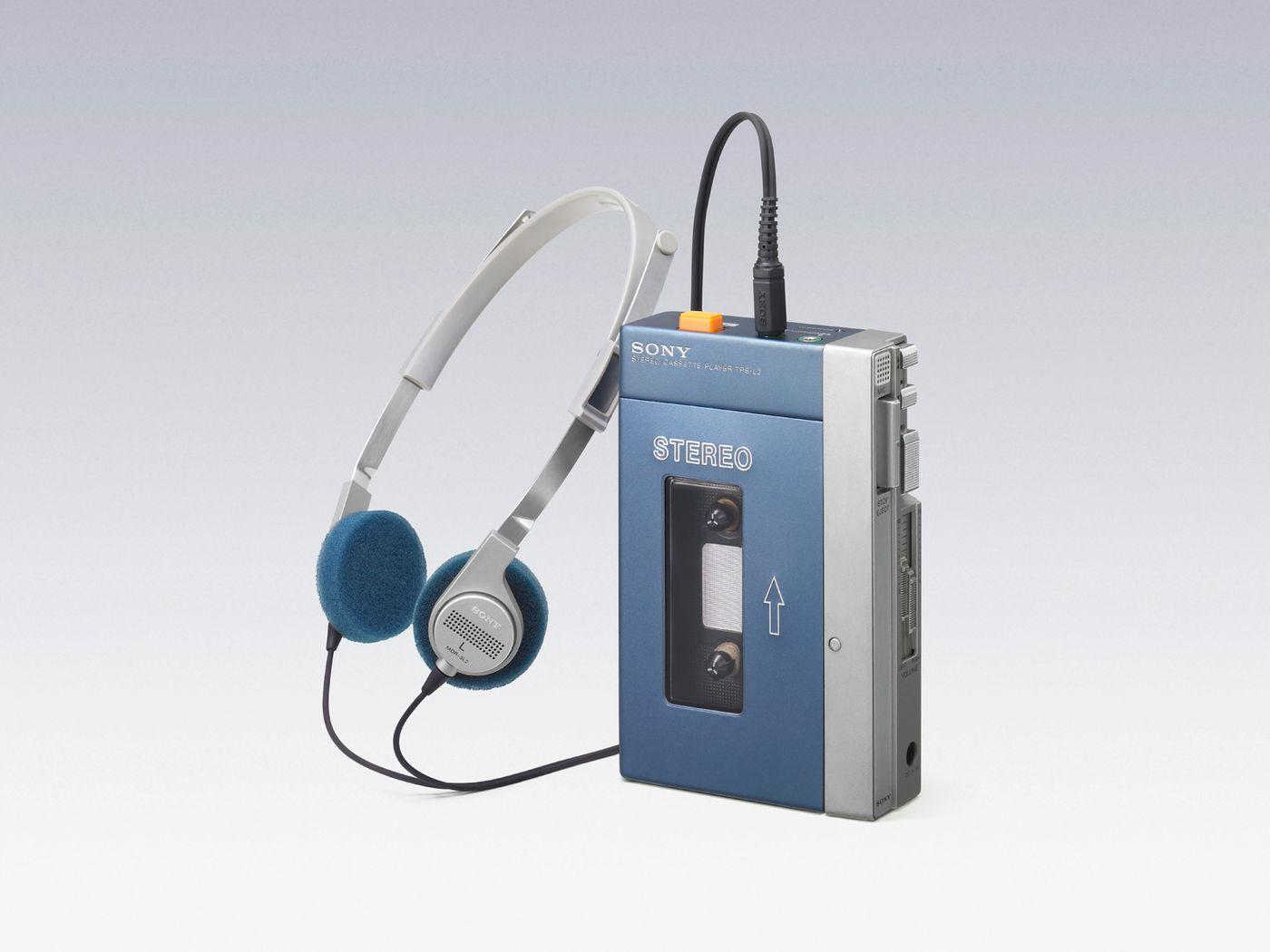 1400x1050 The history of the Walkman: 35 years of iconic music players