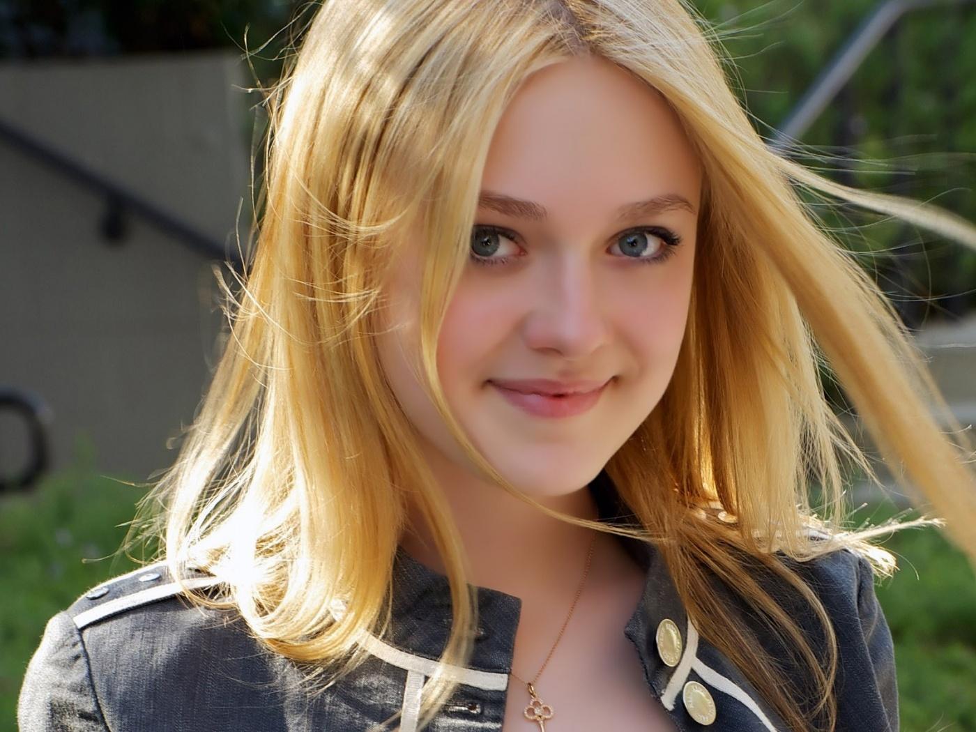 1400x1050 Free download Hot Wallpaper Of Hollywood Actress Dakota Fanning Uth [1400x1050] for your Desktop, Mobile & Tablet. Explore Hollywood Girls Wallpaper. Alaska Girls Wallpaper, Bollywood Girls Wallpaper, Holiday Girls Wallpaper