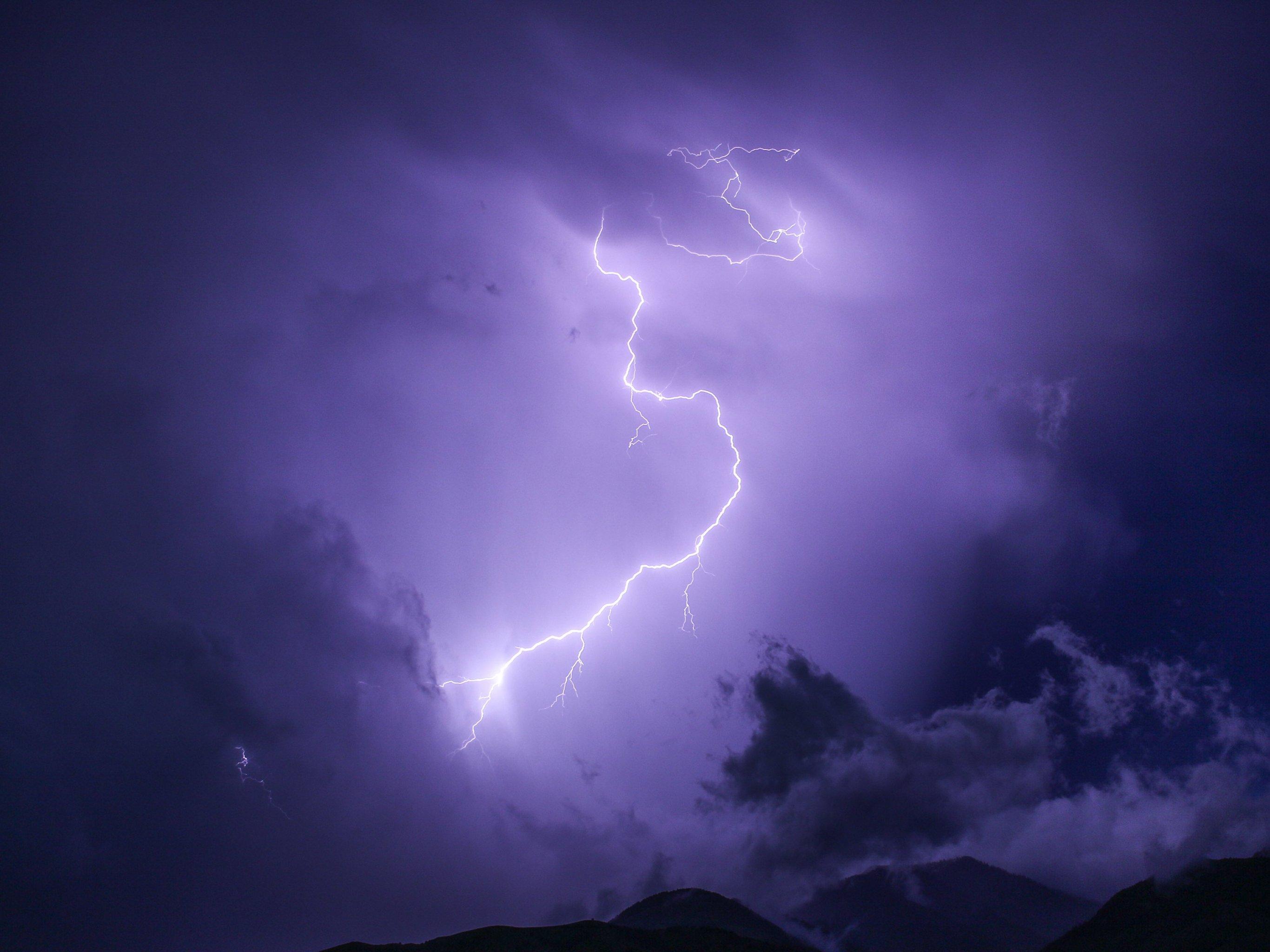 2732x2048 Purple Lightning Wallpaper, Android & Desktop Background