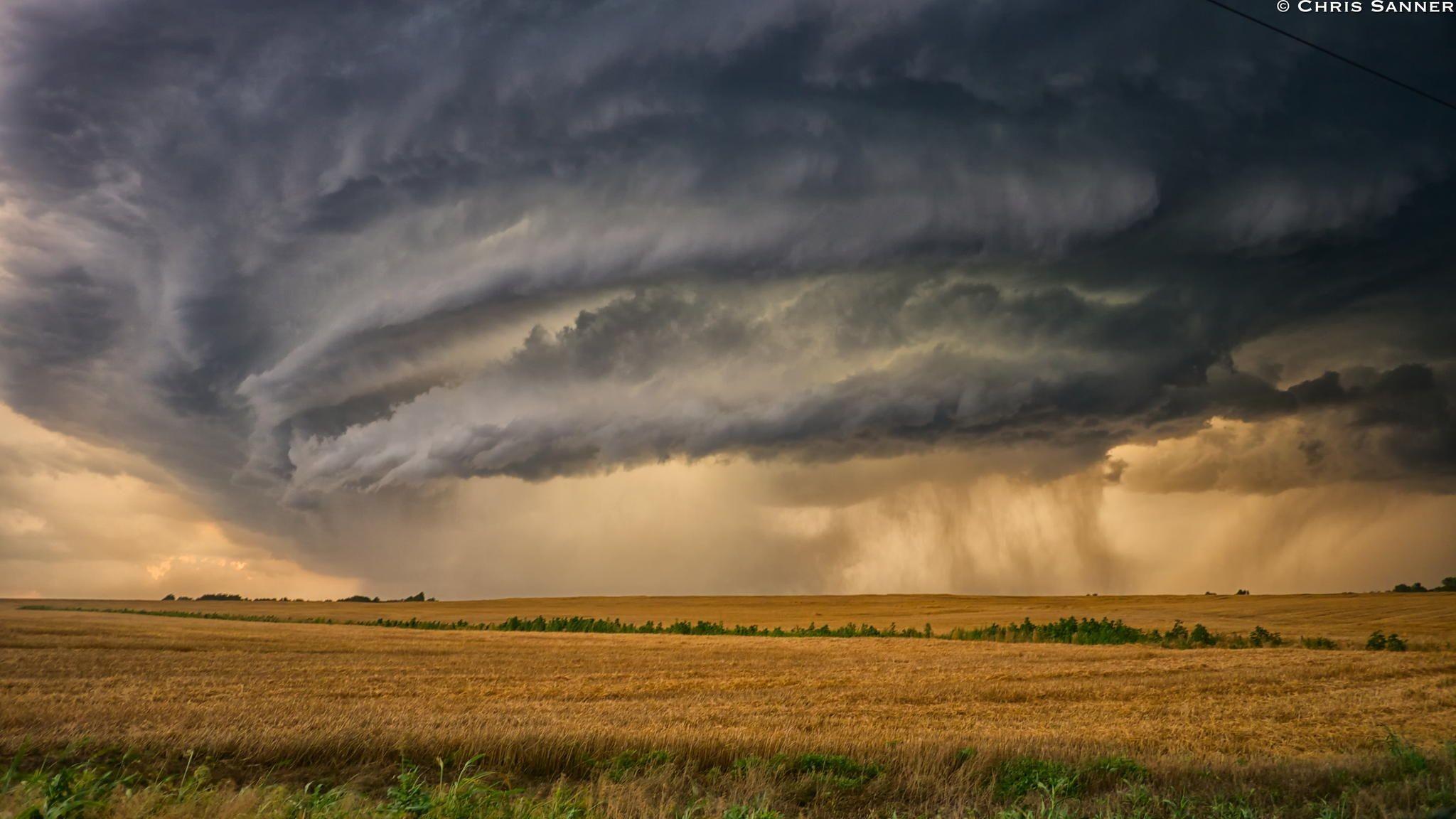 2048x1152 Thunderstorms Wallpaper background picture