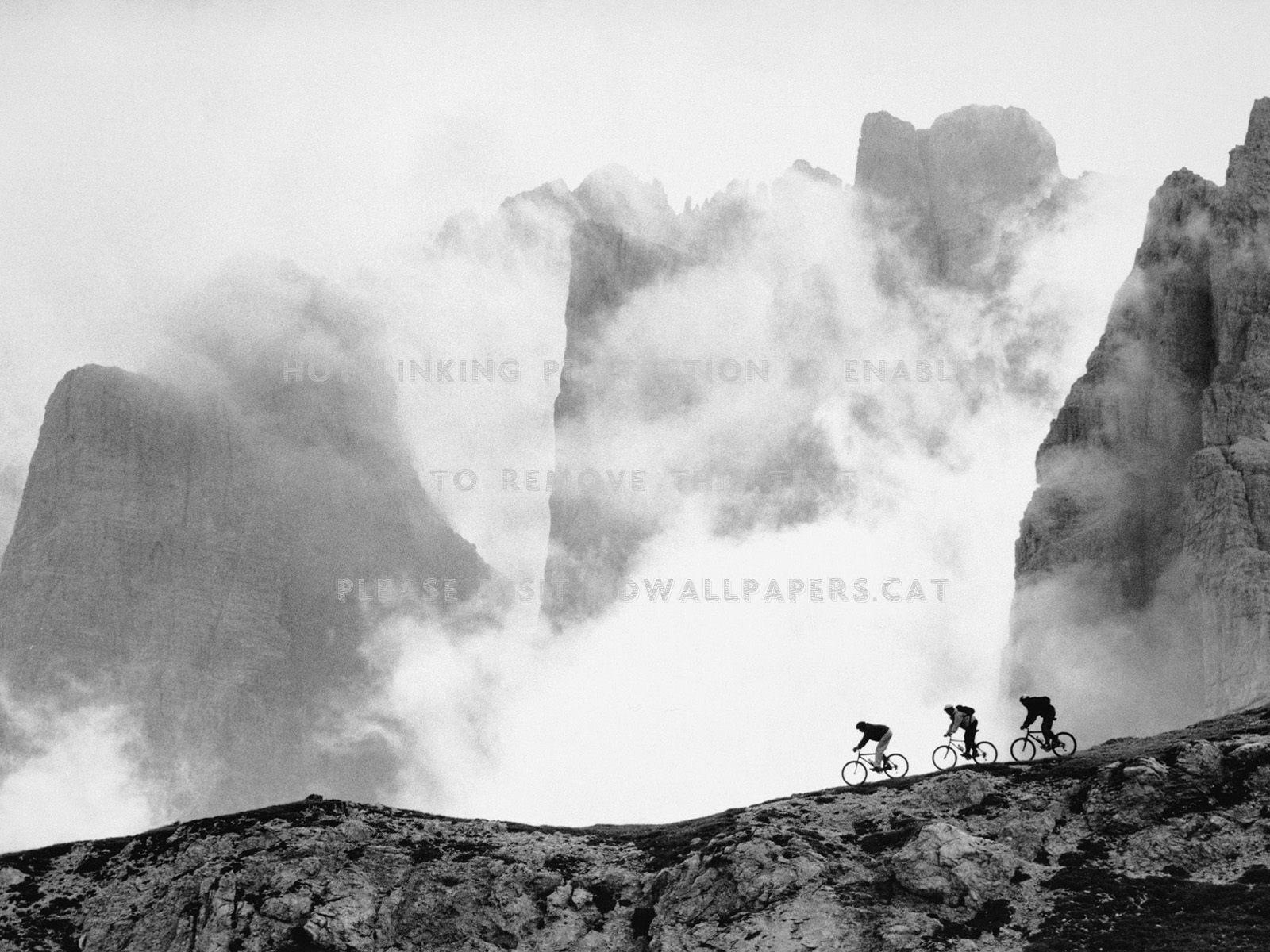 1600x1200 desktop italy bicycle cycling black and white