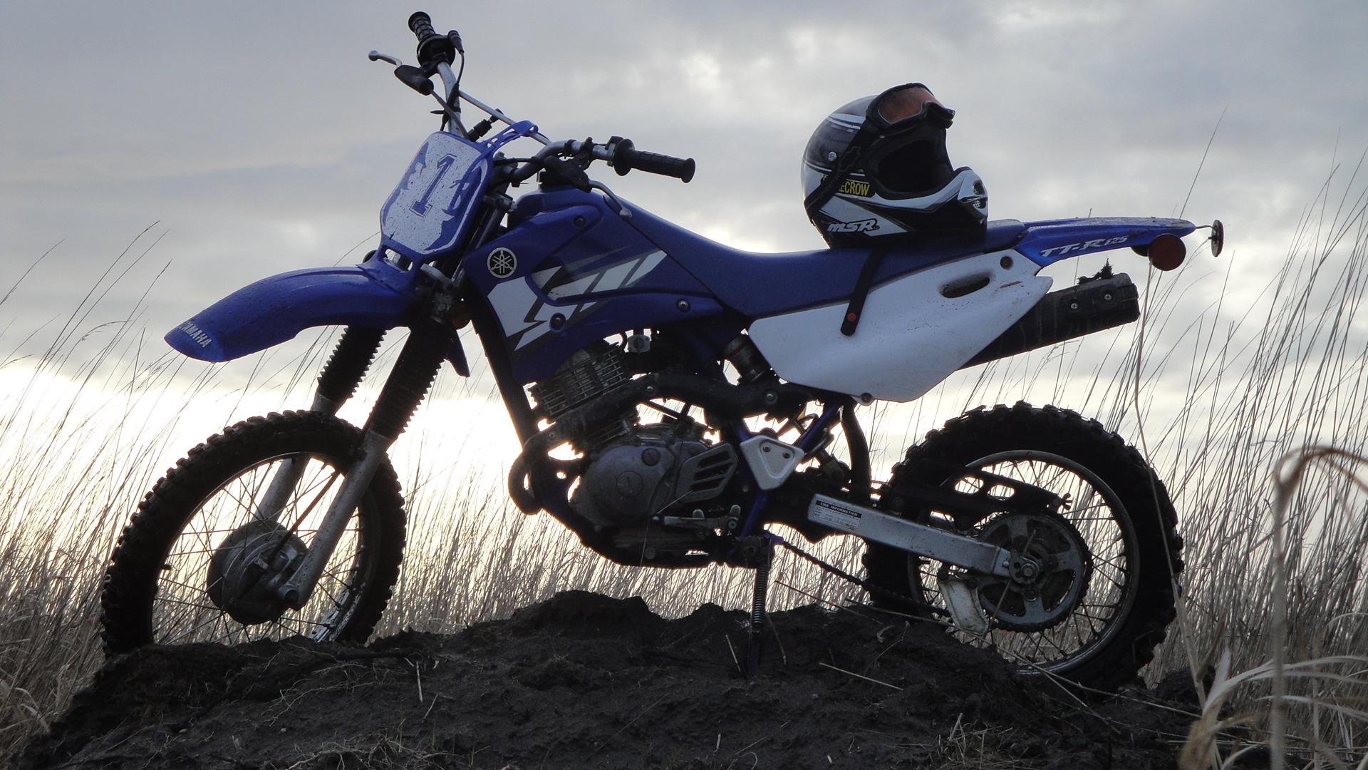 1920x1080 Yamaha Dirt Bike Wallpaper