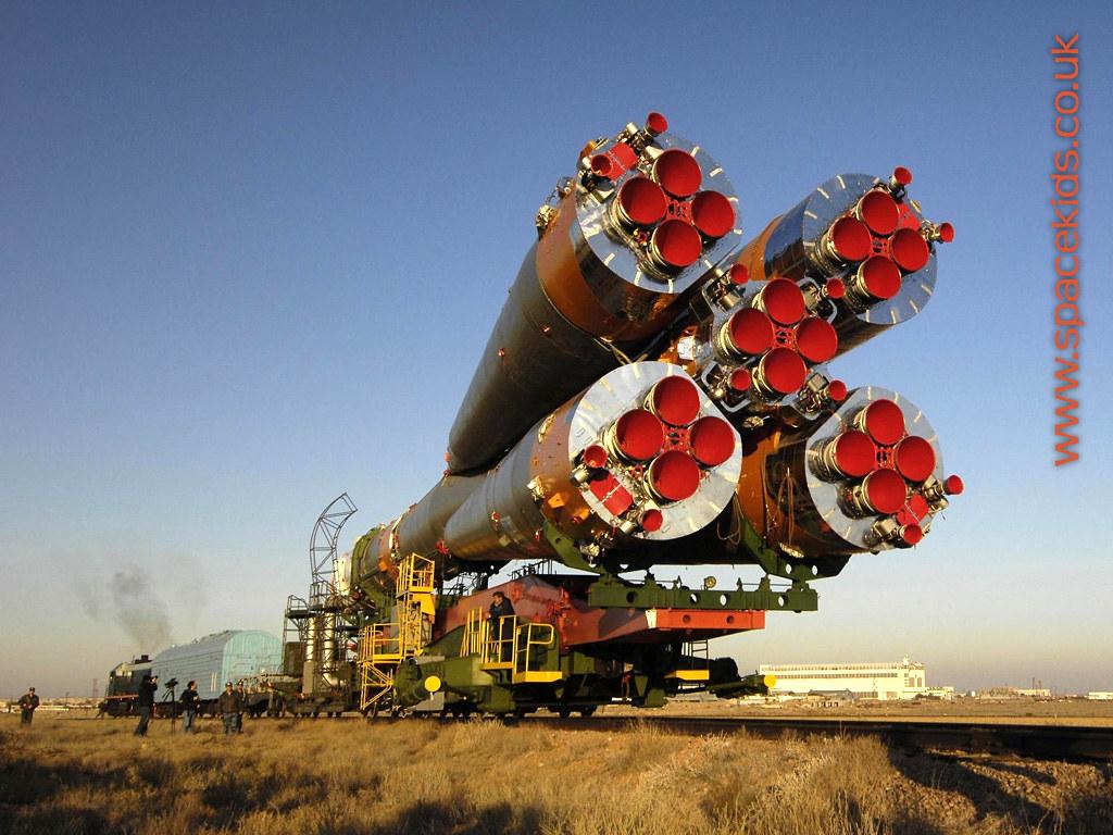 1024x768 Soyuz rocket motors Spacekids wallpaper. Soyuz rocket w