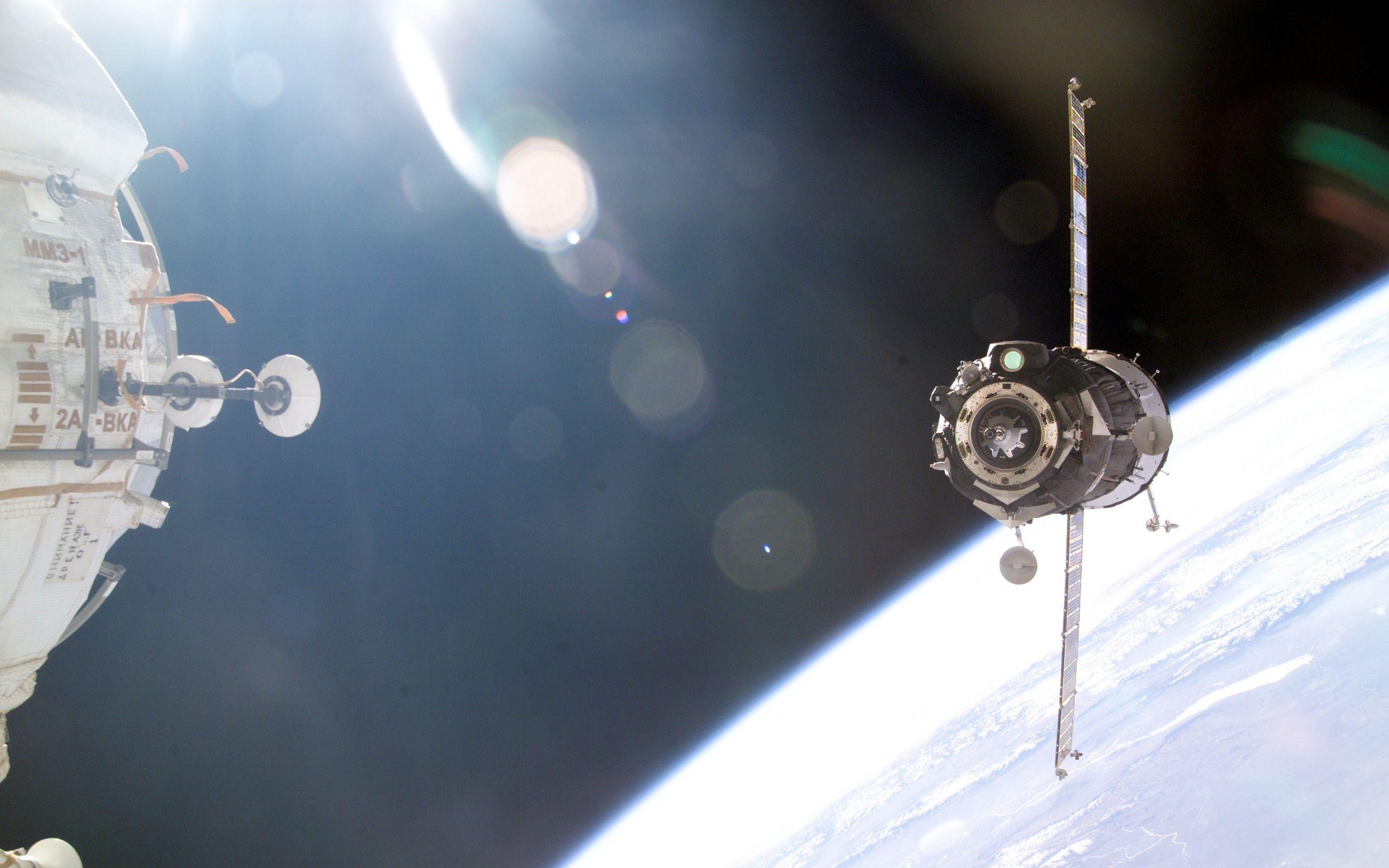 2560x1600 Soyuz [2560x1600] • R Spaceporn. Nasa Space Program, Nasa, Space Image