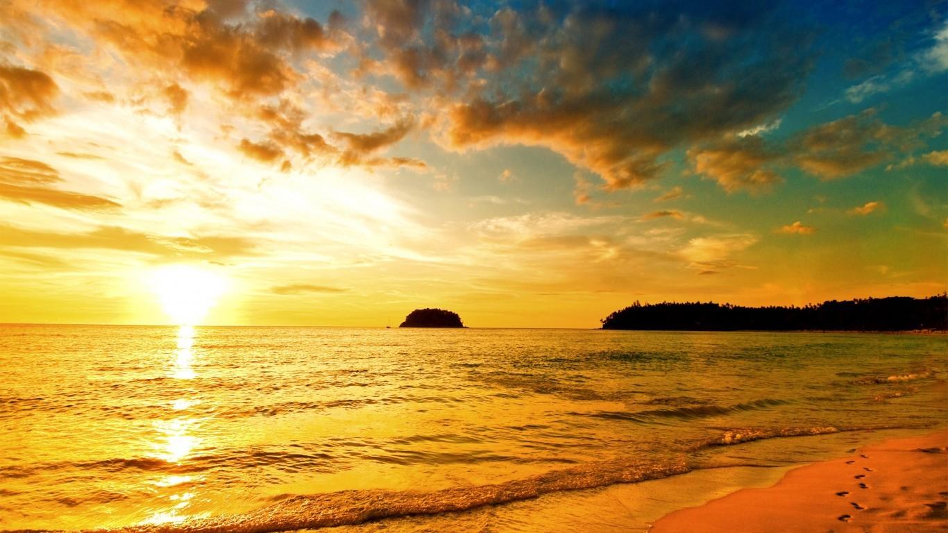 1366x768 Download 1366x768 Sea, Clouds, Sunset Wallpaper for Laptop, Notebook