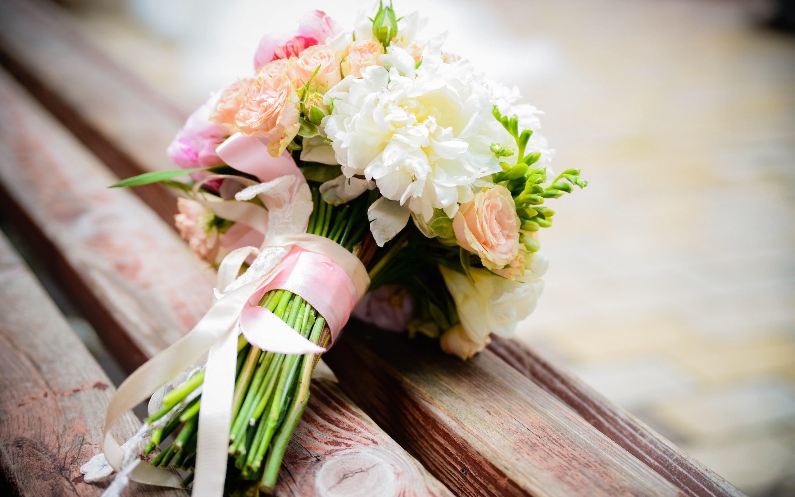 2560x1600 Bridal Bouquet Of Flowers Wallpaper 22