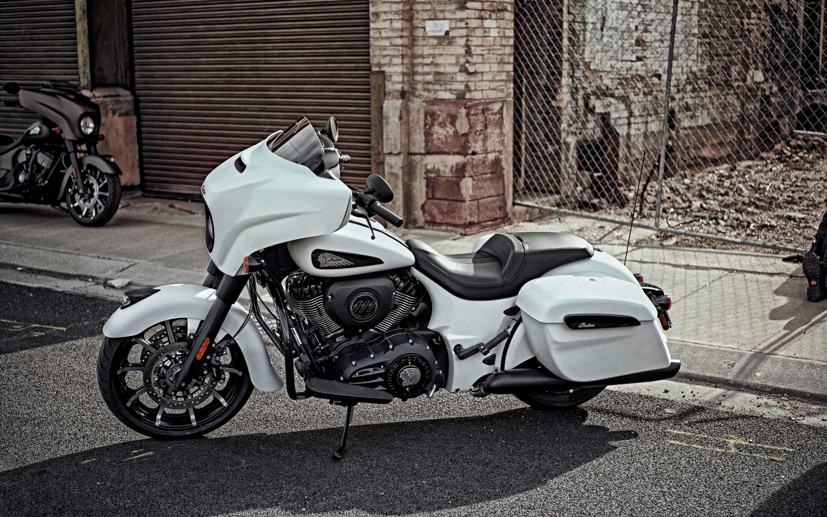 2880x1800 Download wallpaper Indian Chieftain Dark Horse, white luxury motorcycle, new white Chieftain Dark Horse, american motorcycles, Indian for desktop with resolution 2880x1800. High Quality HD picture wallpaper