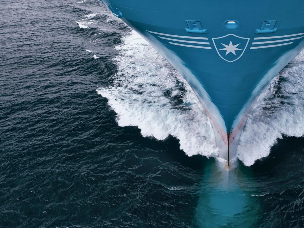 1024x768 photography, Nature, Maersk, Maersk Line, Sea, Container ship, Waves, Water, Ship, Vehicle Wallpaper HD / Desktop and Mobile Background