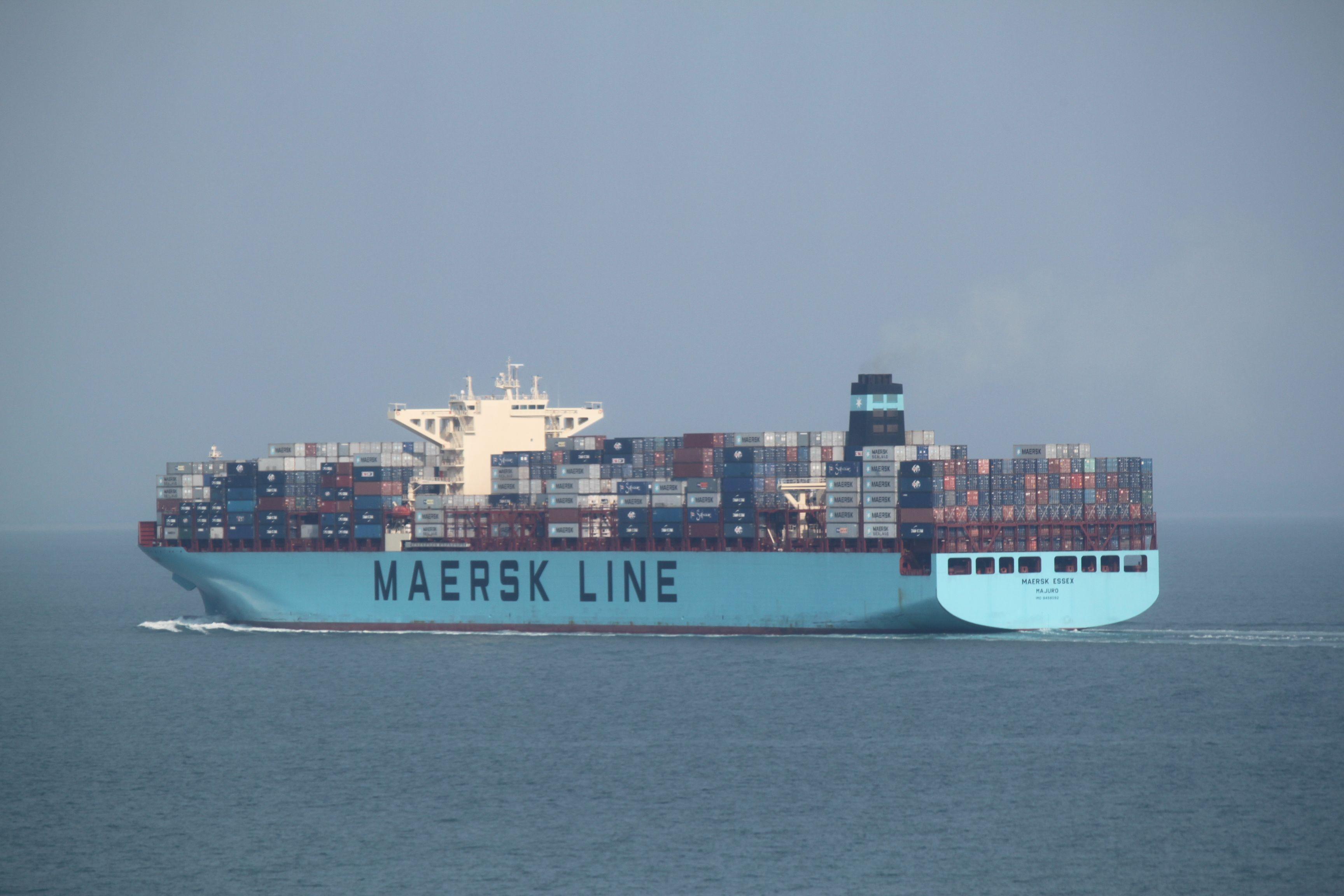 3456x2304 Cargo Ship Wallpaper