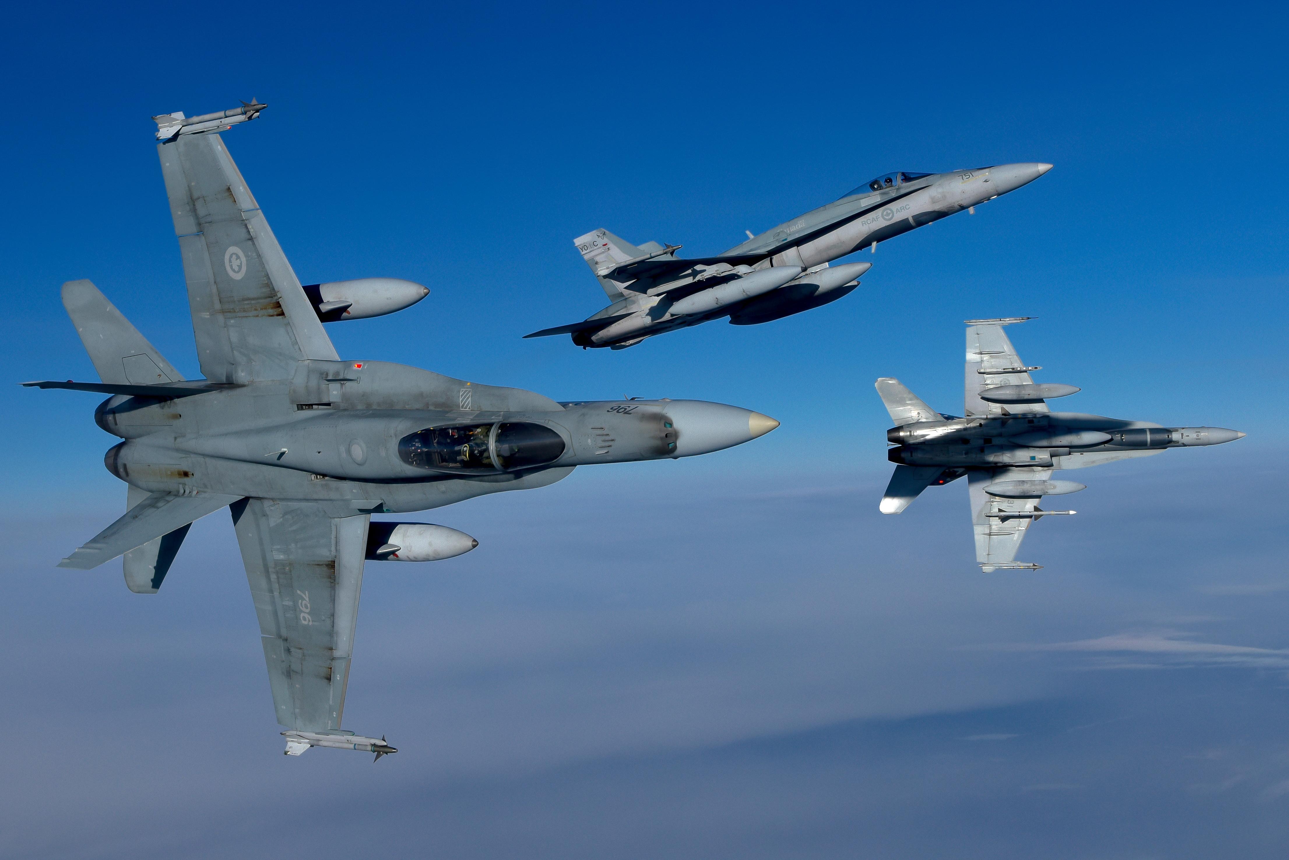 4423x2952 Federal government issues another extension for fighter replacement proposals