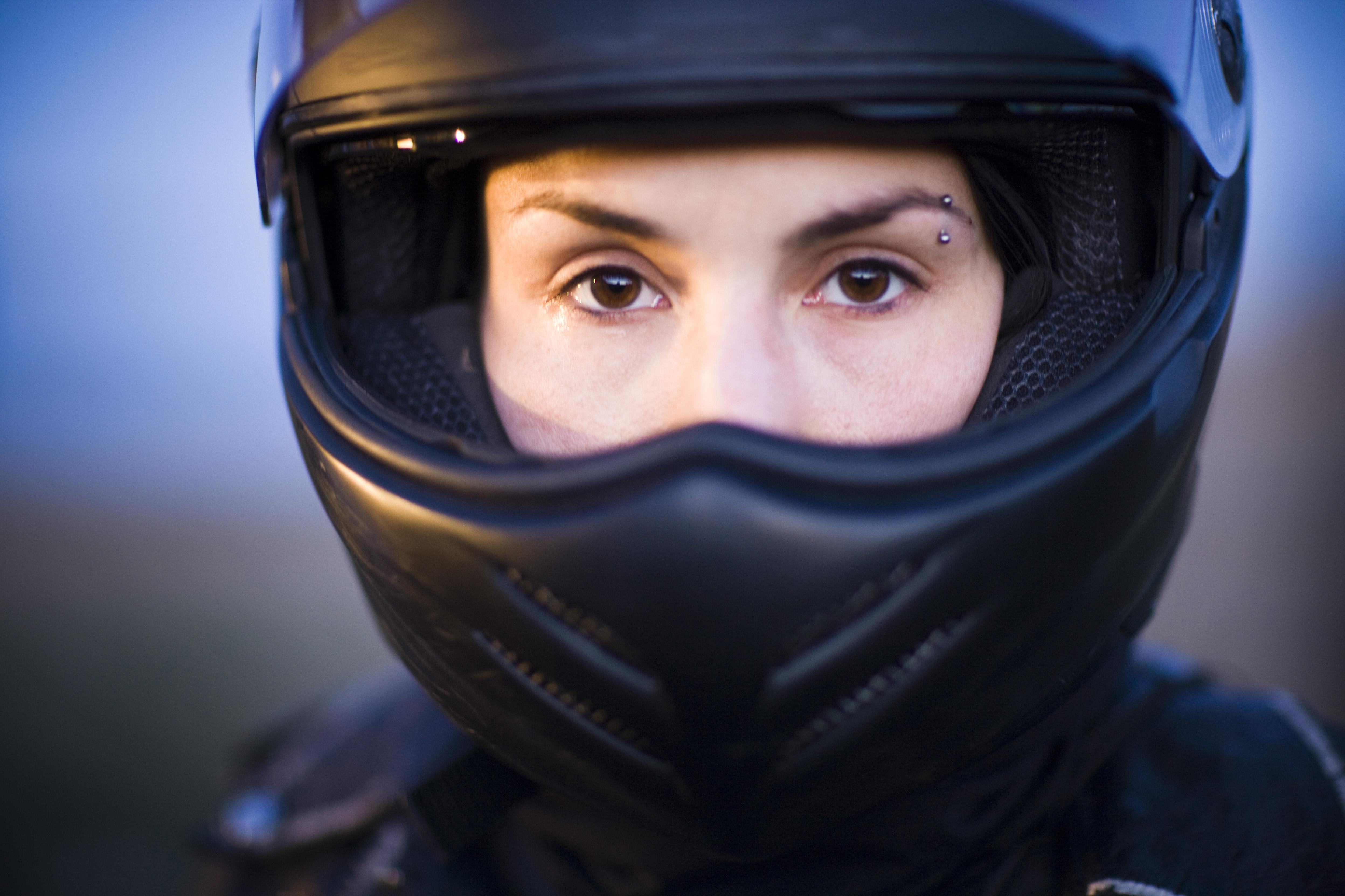 4992x3328 women girl with the dragon tattoo noomi rapace helmets lisbeth salander