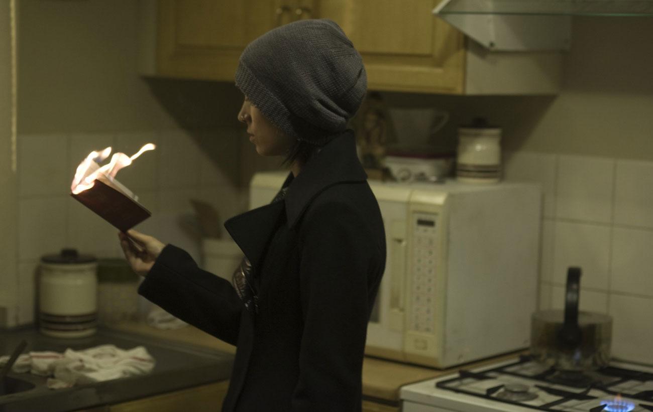 1300x821 Lisbeth Salander Mara Girl with the Dragon Tattoo Girl With The Dragon Tattoo (2011) Movie Photo