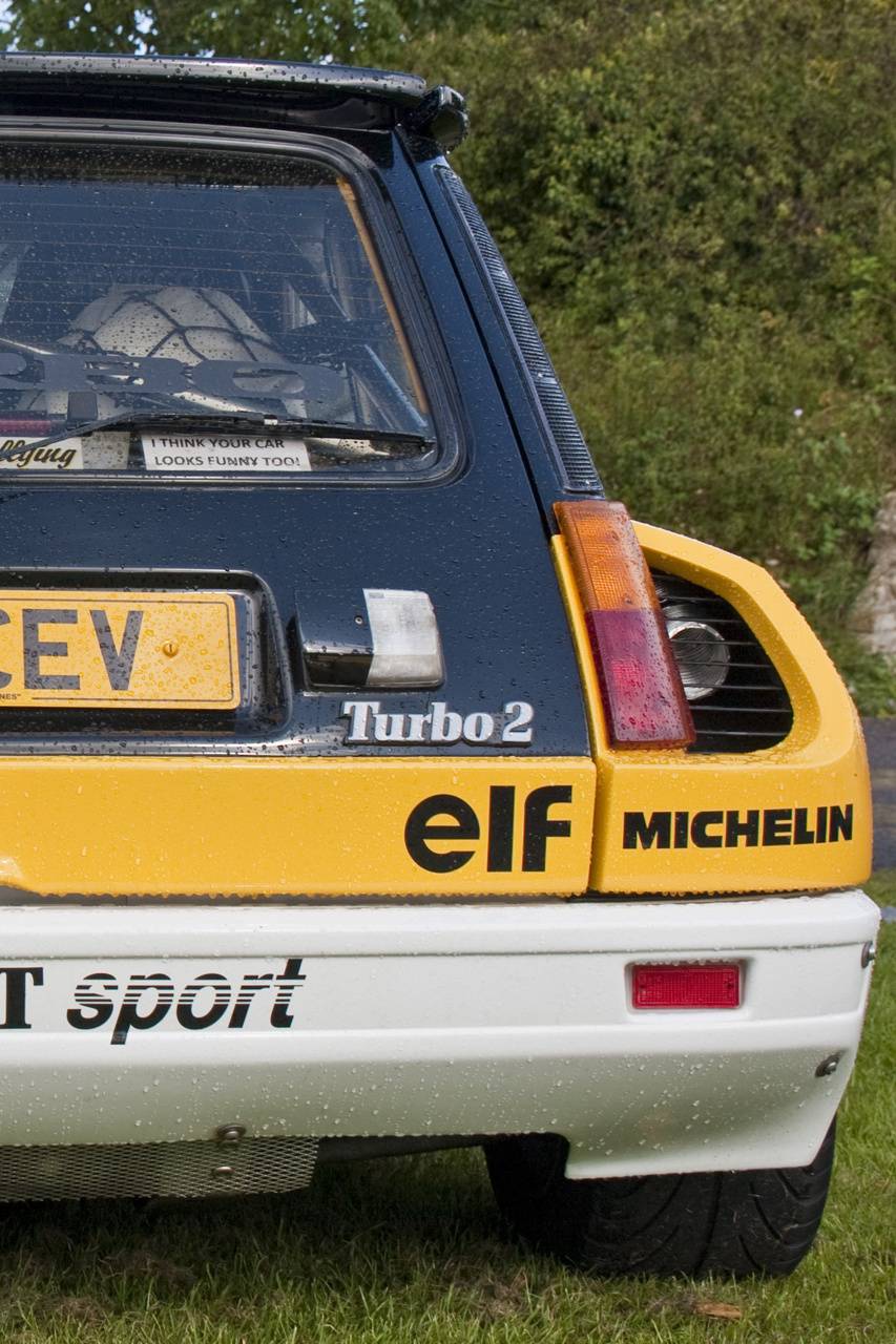 853x1280 Renault 5 Turbo 2 wallpaper