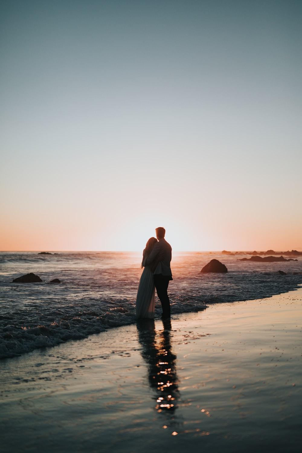 1000x1500 Sunset Couple Picture [Stunning!]. Download Free Image